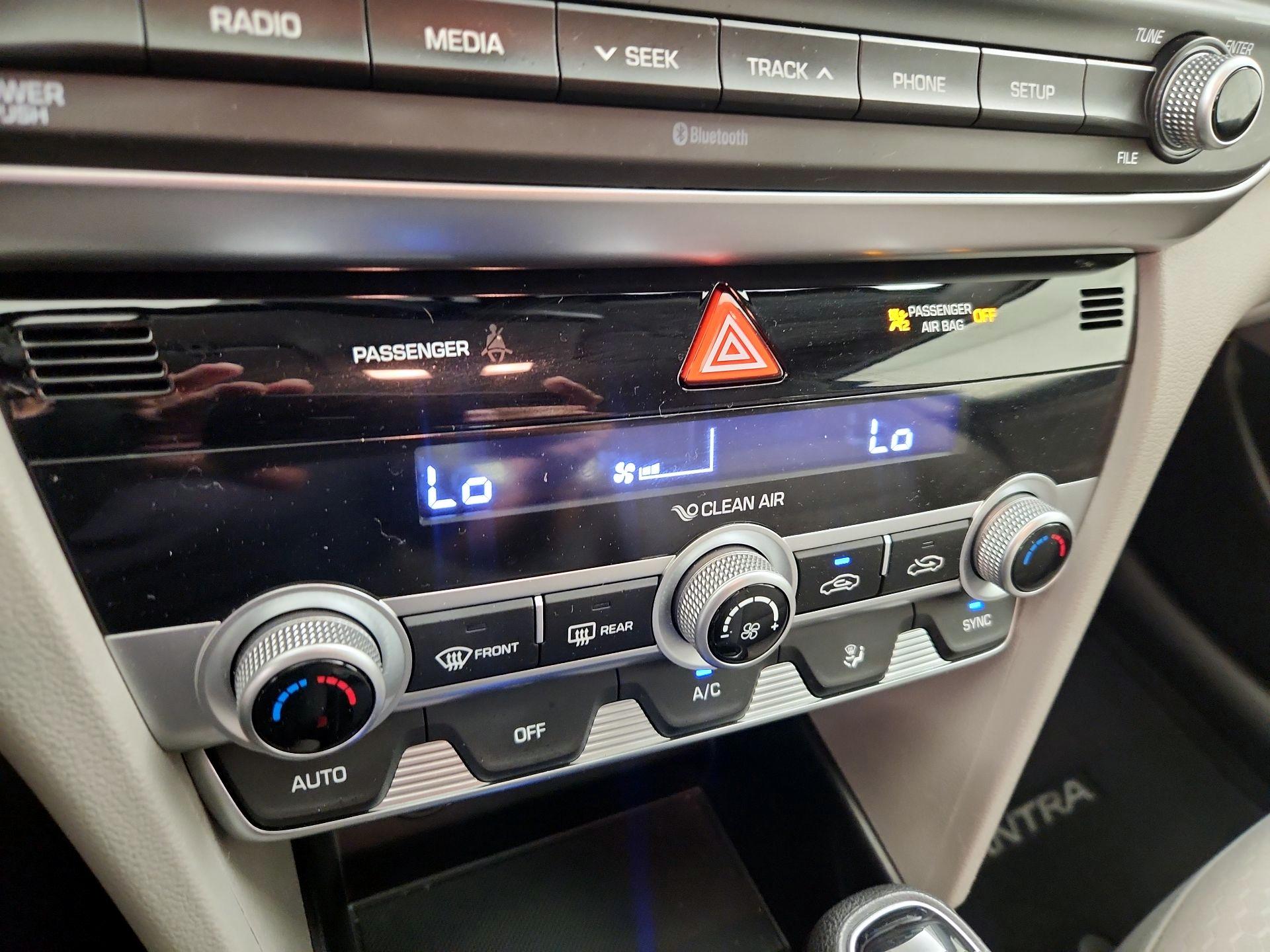 Thumbnail: 2020 Hyundai Elantra - 16