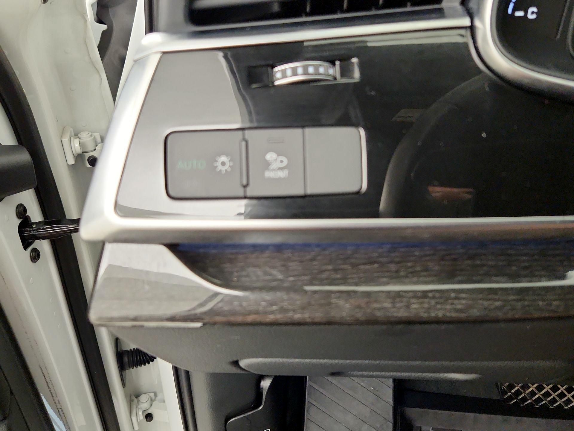 Thumbnail: 2025 Audi Q7 - 13