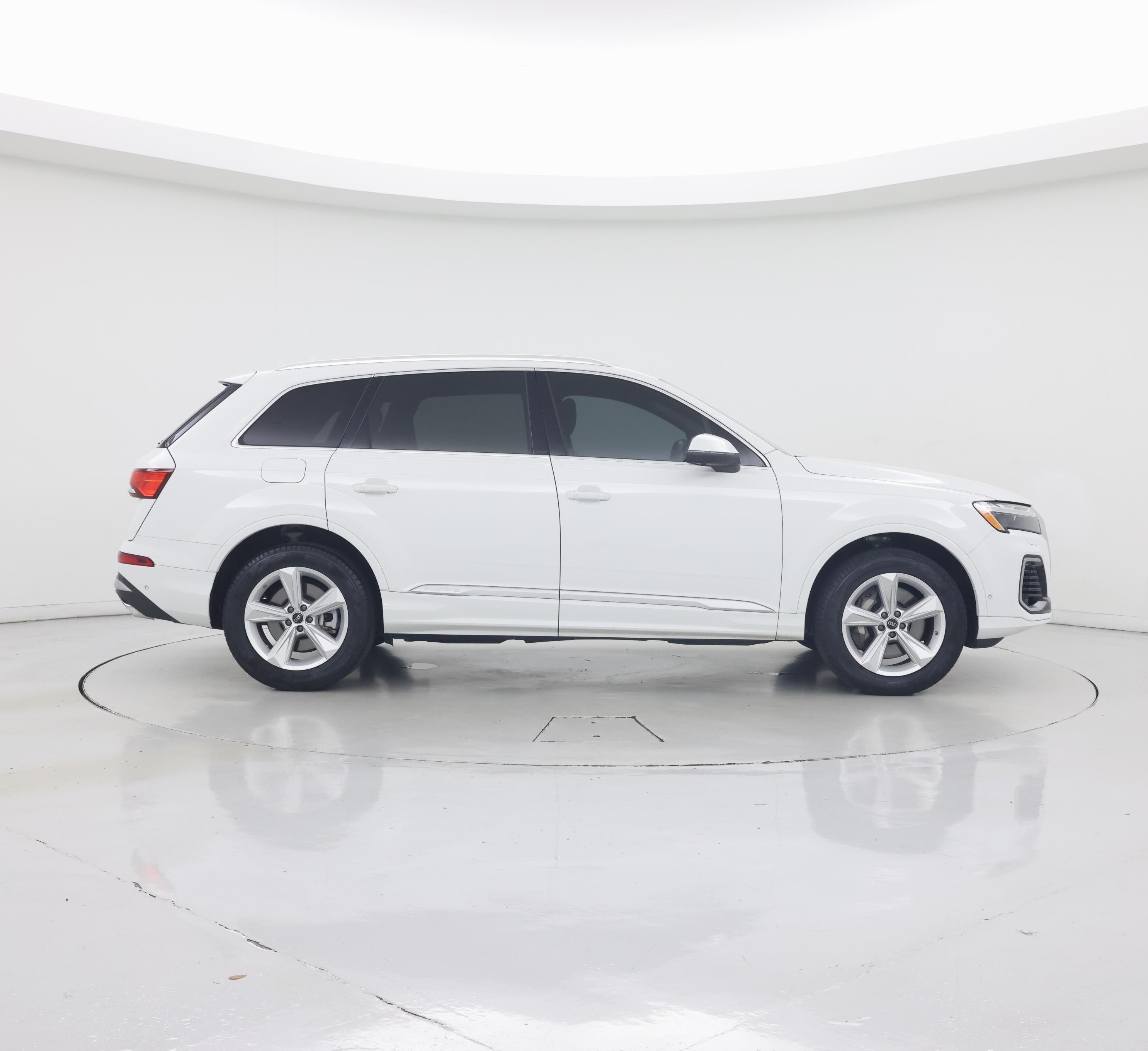 Thumbnail: 2025 Audi Q7 - 7