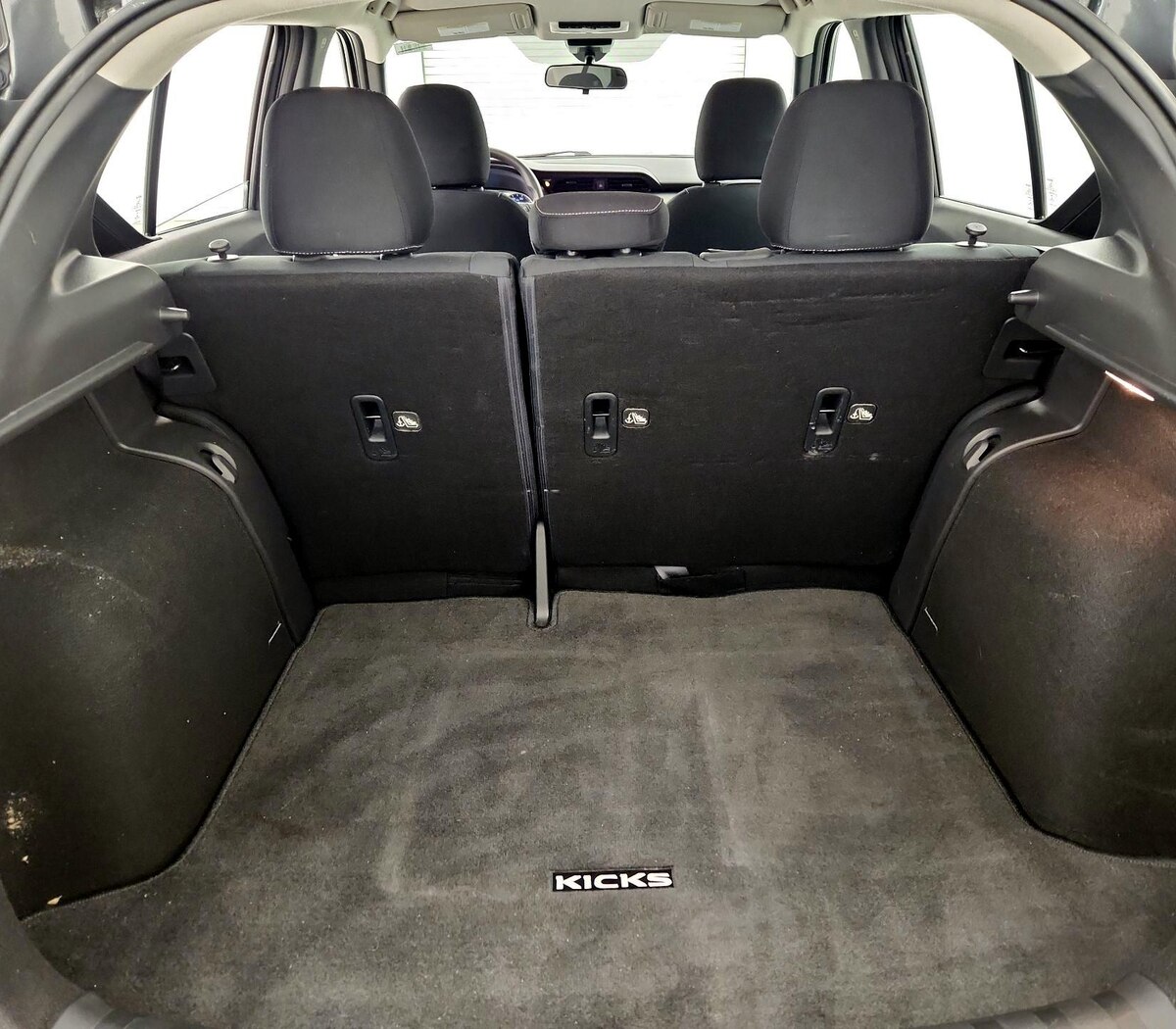 Trunk/Cargo (Seats Up)