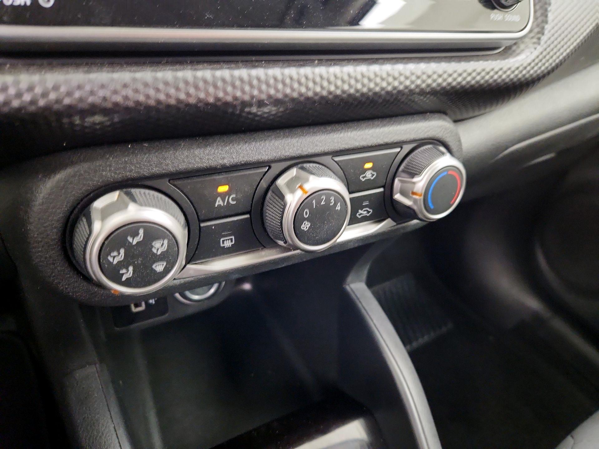 Thumbnail: 2020 Nissan Kicks - 16