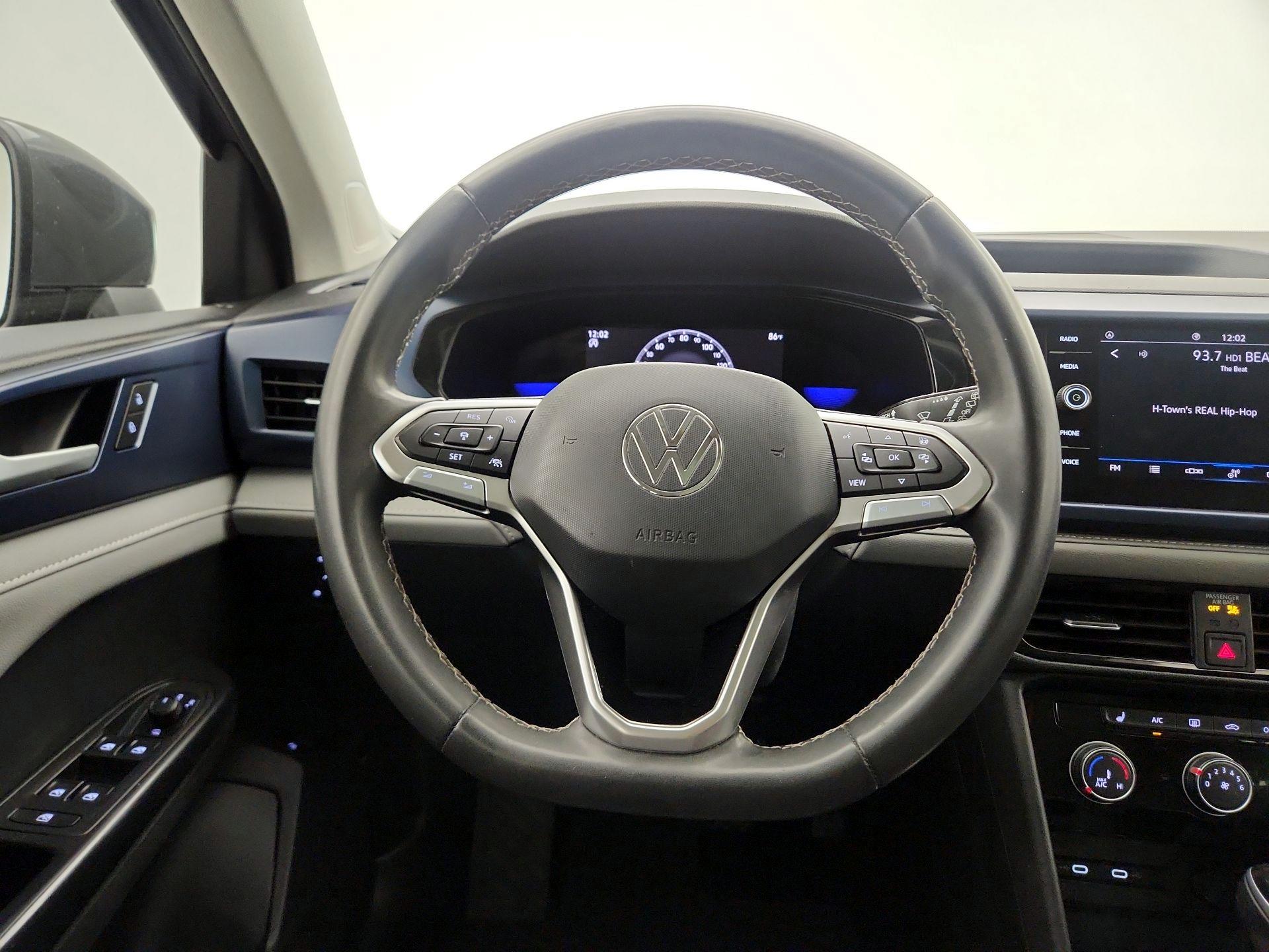 Thumbnail: 2023 Volkswagen Taos - 10