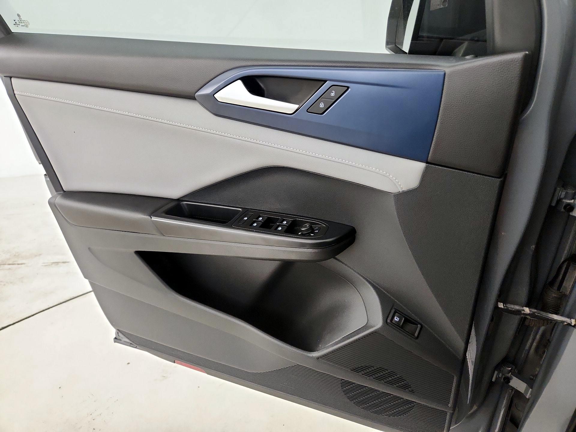Thumbnail: 2023 Volkswagen Taos - 12