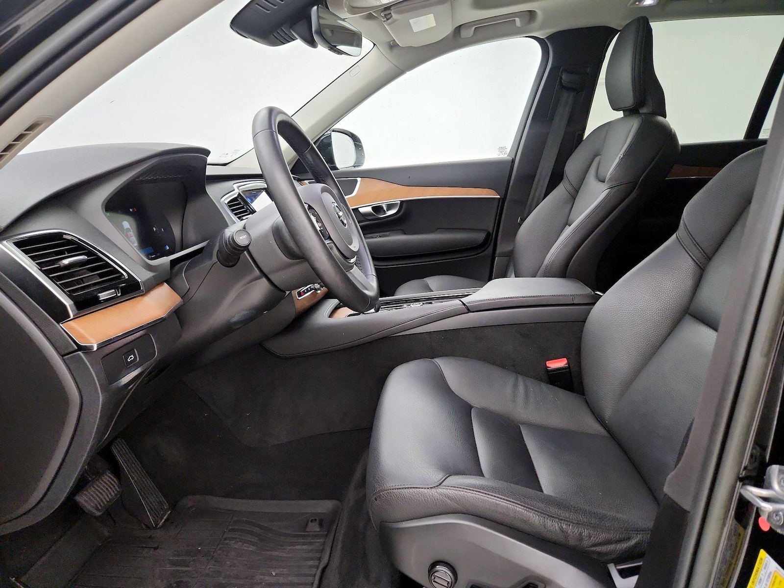 2023 Volvo XC90 Plus - Photo 12