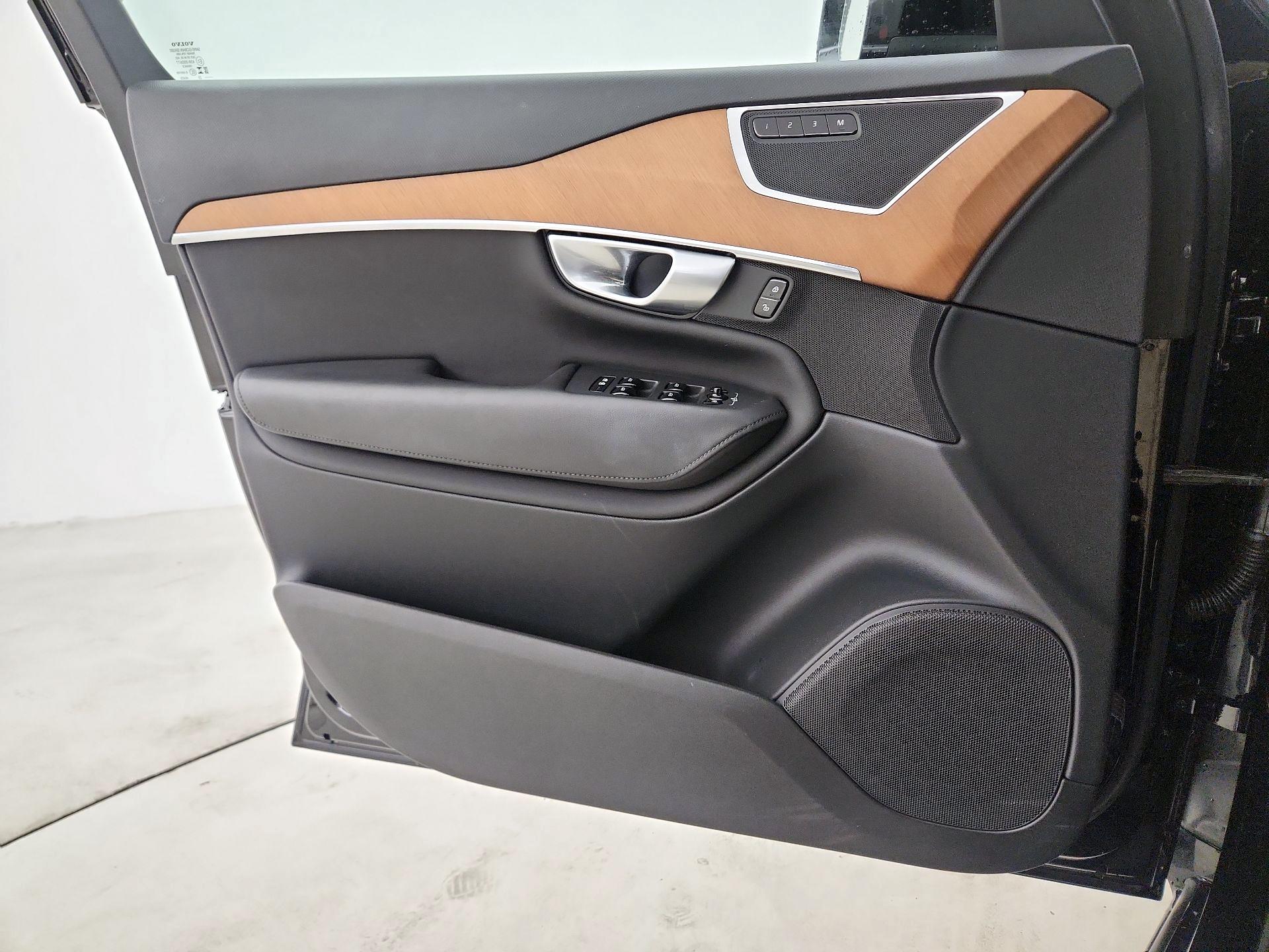 Thumbnail: 2023 Volvo XC90 - 12