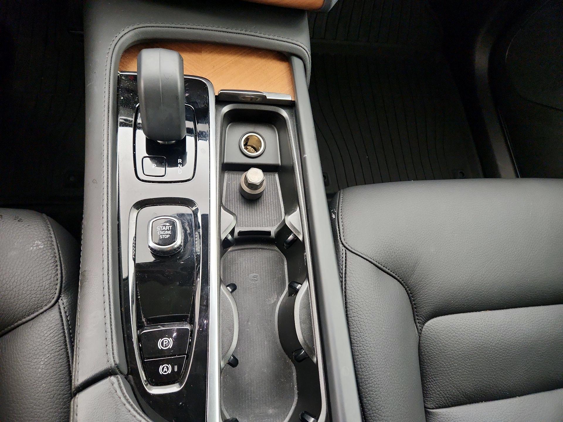 Thumbnail: 2023 Volvo XC90 - 17