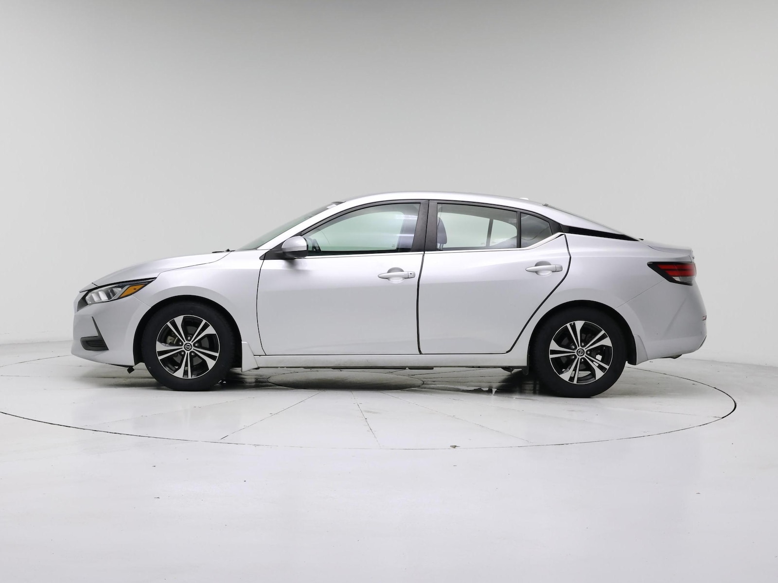 2021 Nissan Sentra SV - Photo 4