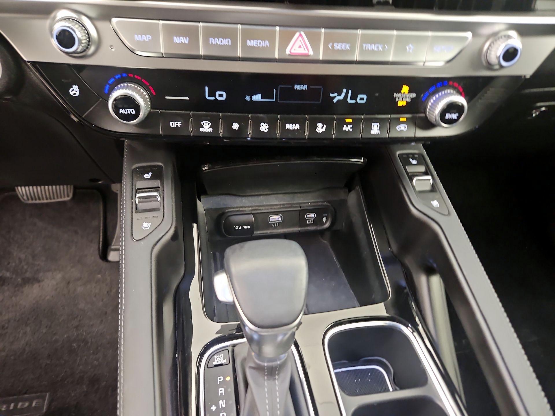 Thumbnail: 2024 Kia Telluride - 17