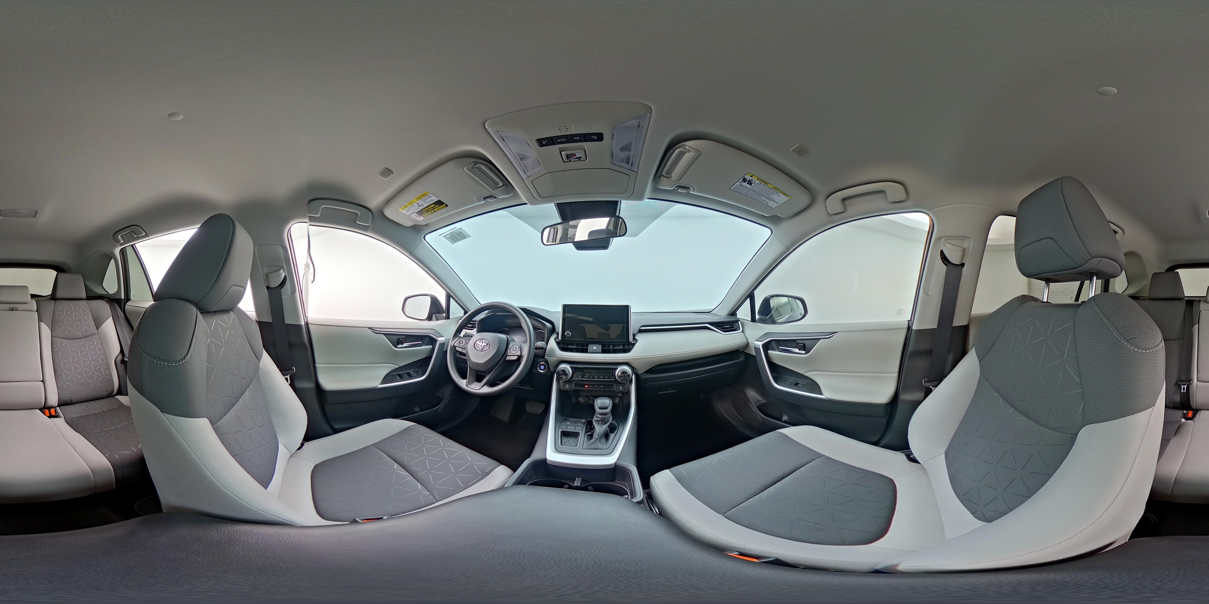 2025 Toyota RAV4 XLE - Photo 24