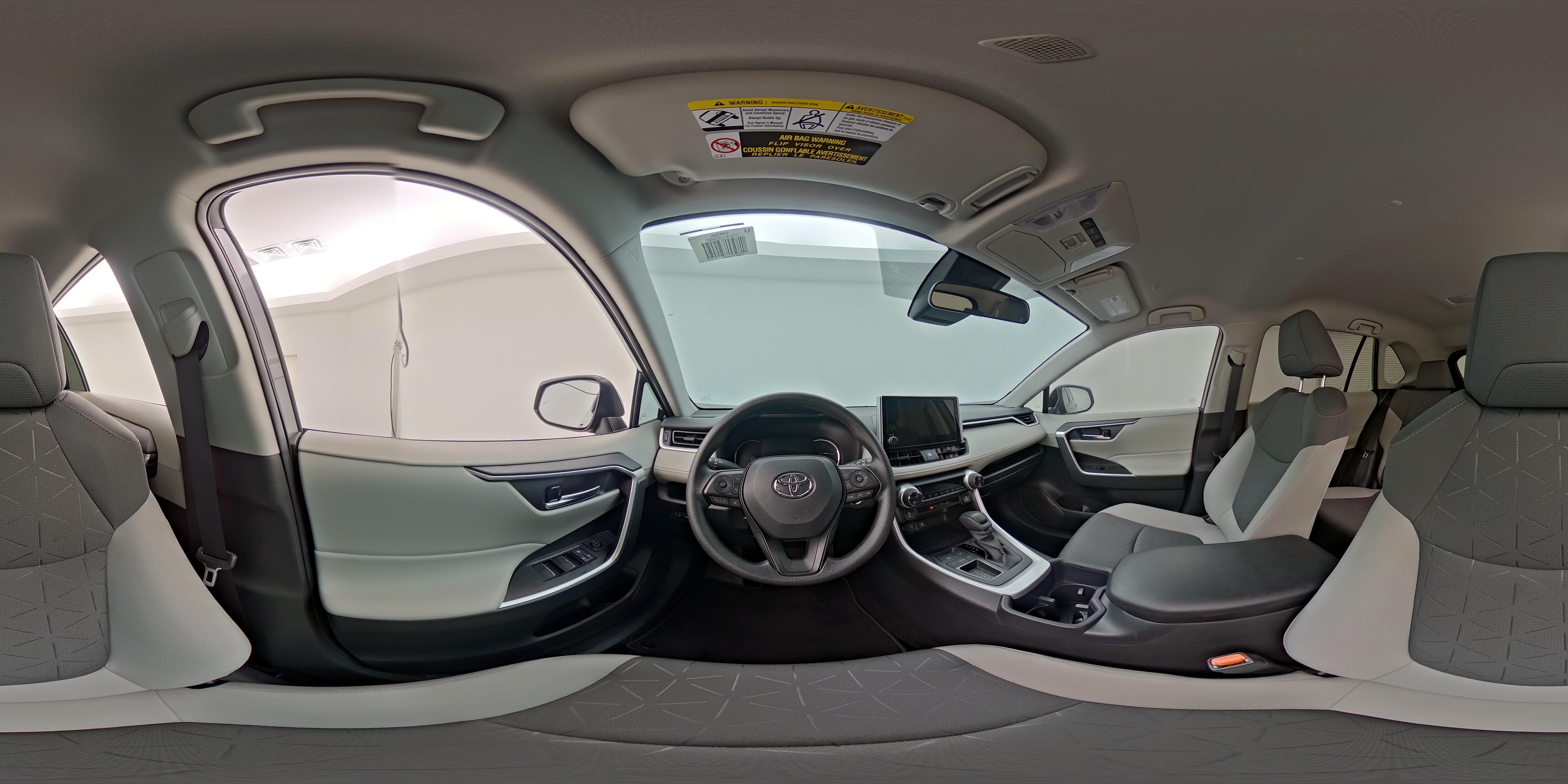 2025 Toyota RAV4 XLE - Photo 26