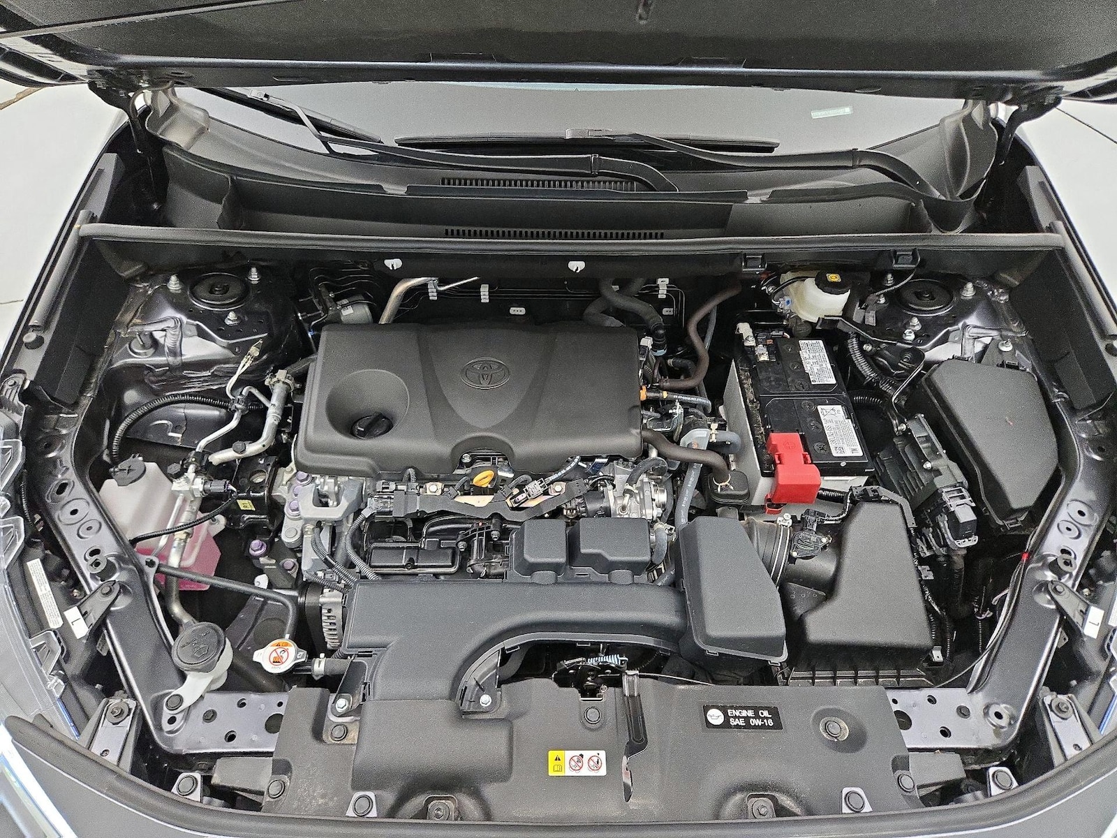 2025 Toyota RAV4 XLE - Photo 22
