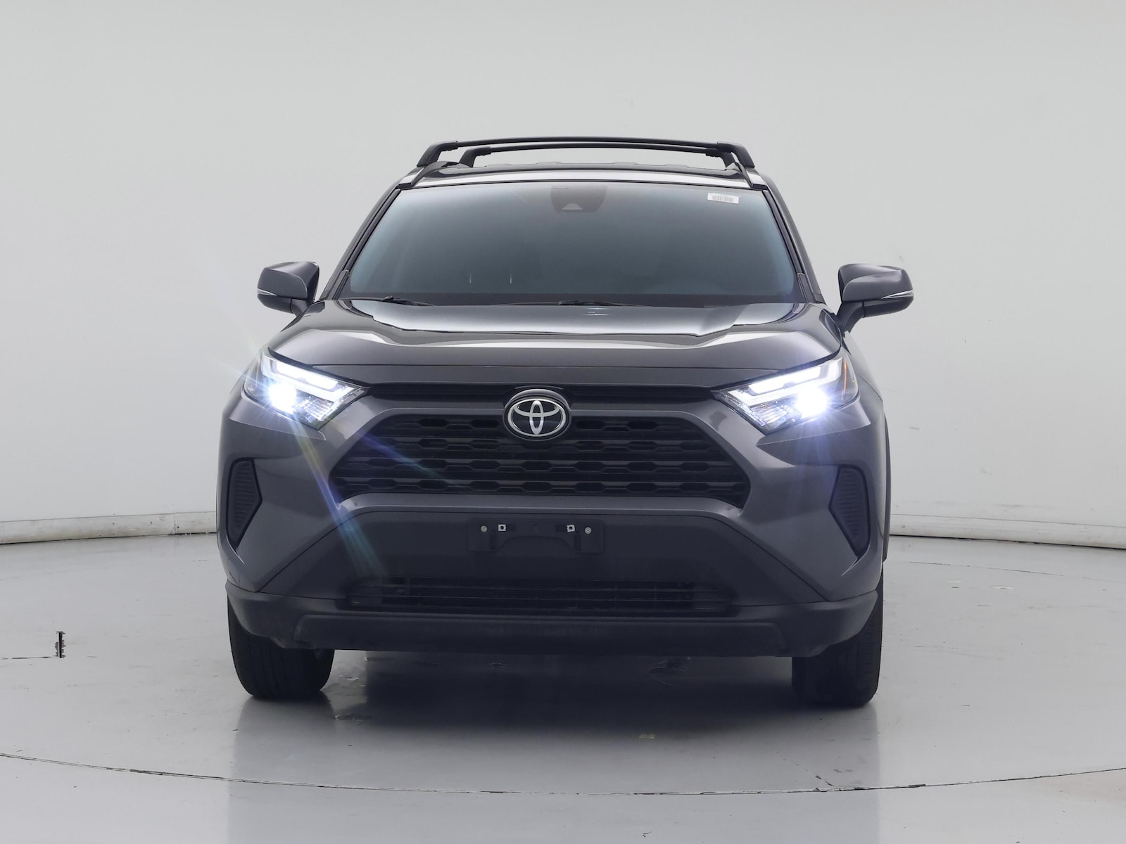 2025 Toyota RAV4 XLE - Photo 6