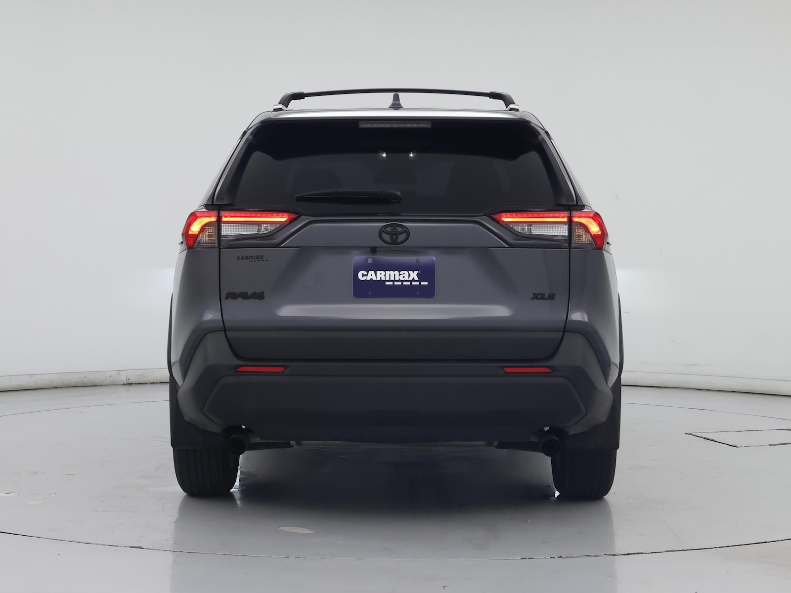 2025 Toyota RAV4 XLE - Photo 7