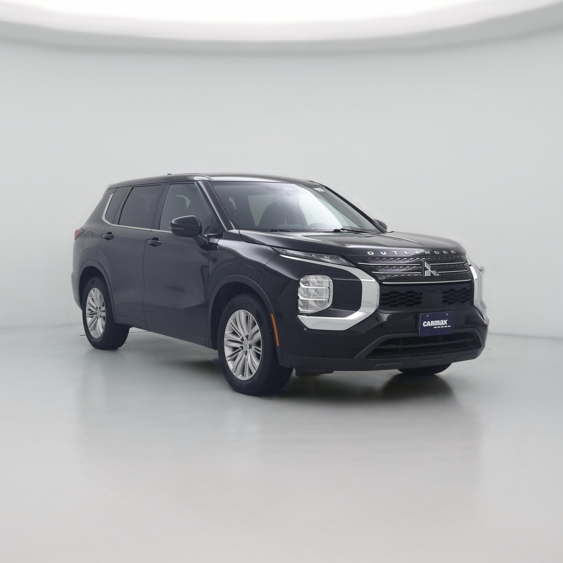 Thumbnail: 2023 Mitsubishi Outlander - 1
