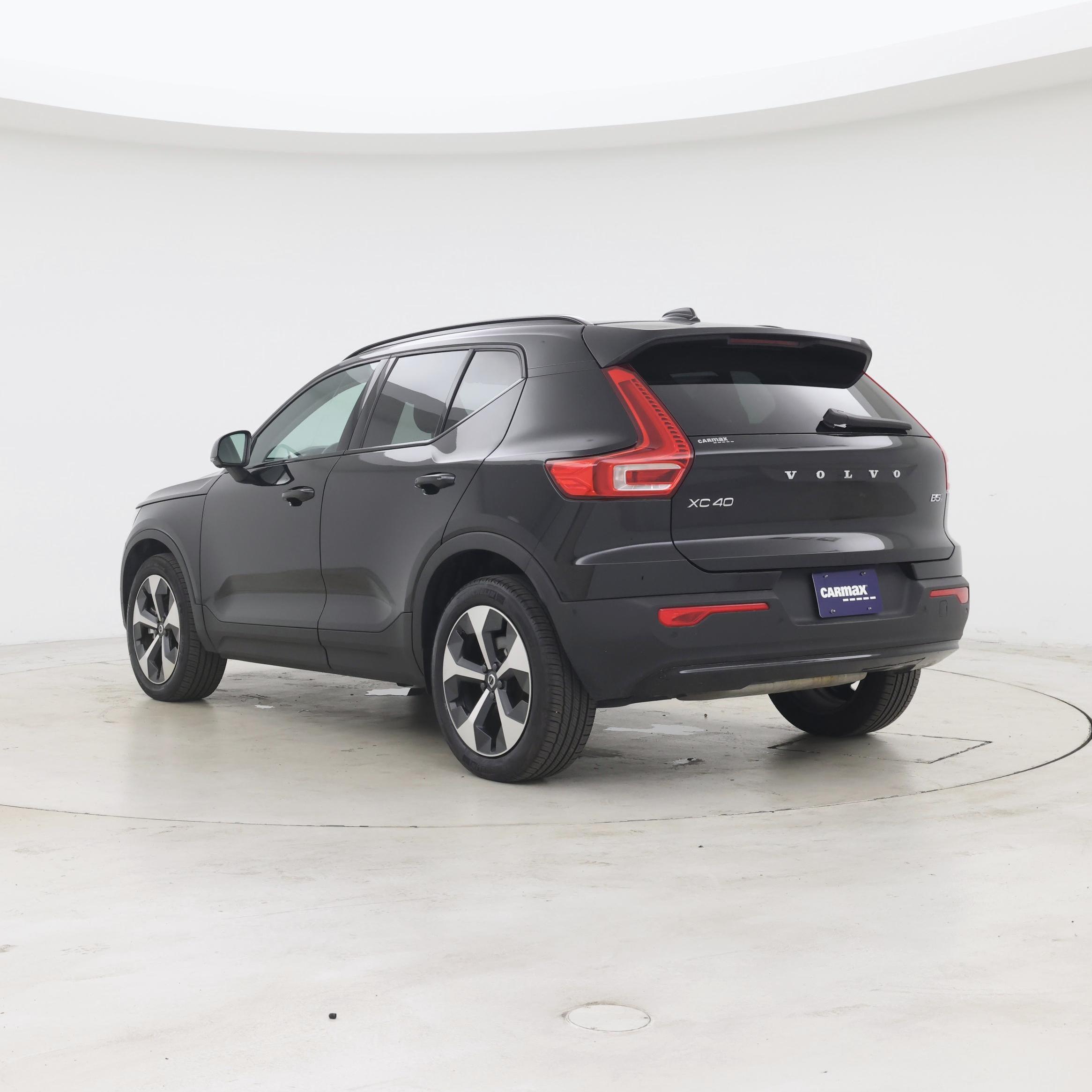 Thumbnail: 2025 Volvo XC40 - 2