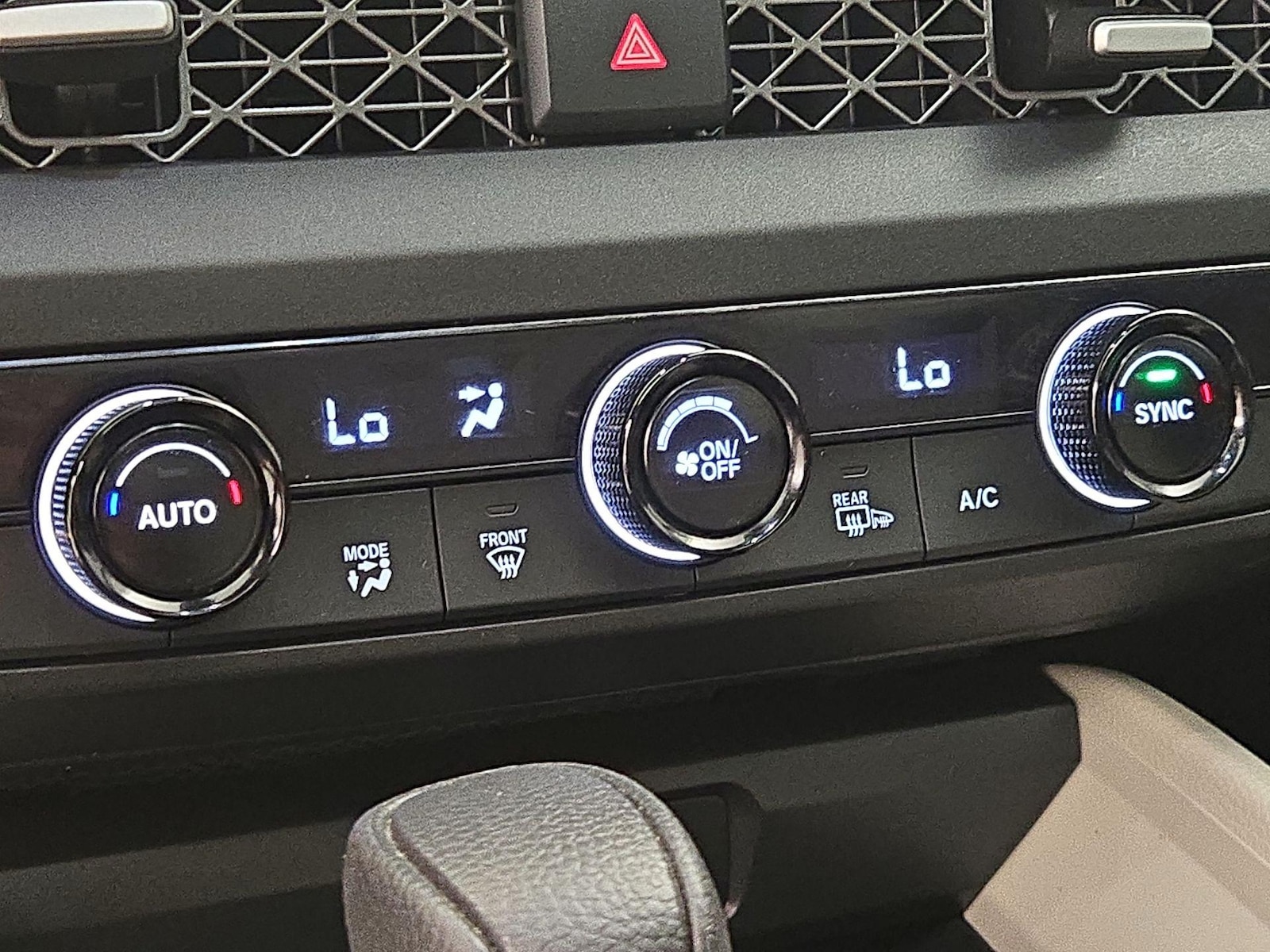 2025 Honda Accord SE - Photo 16