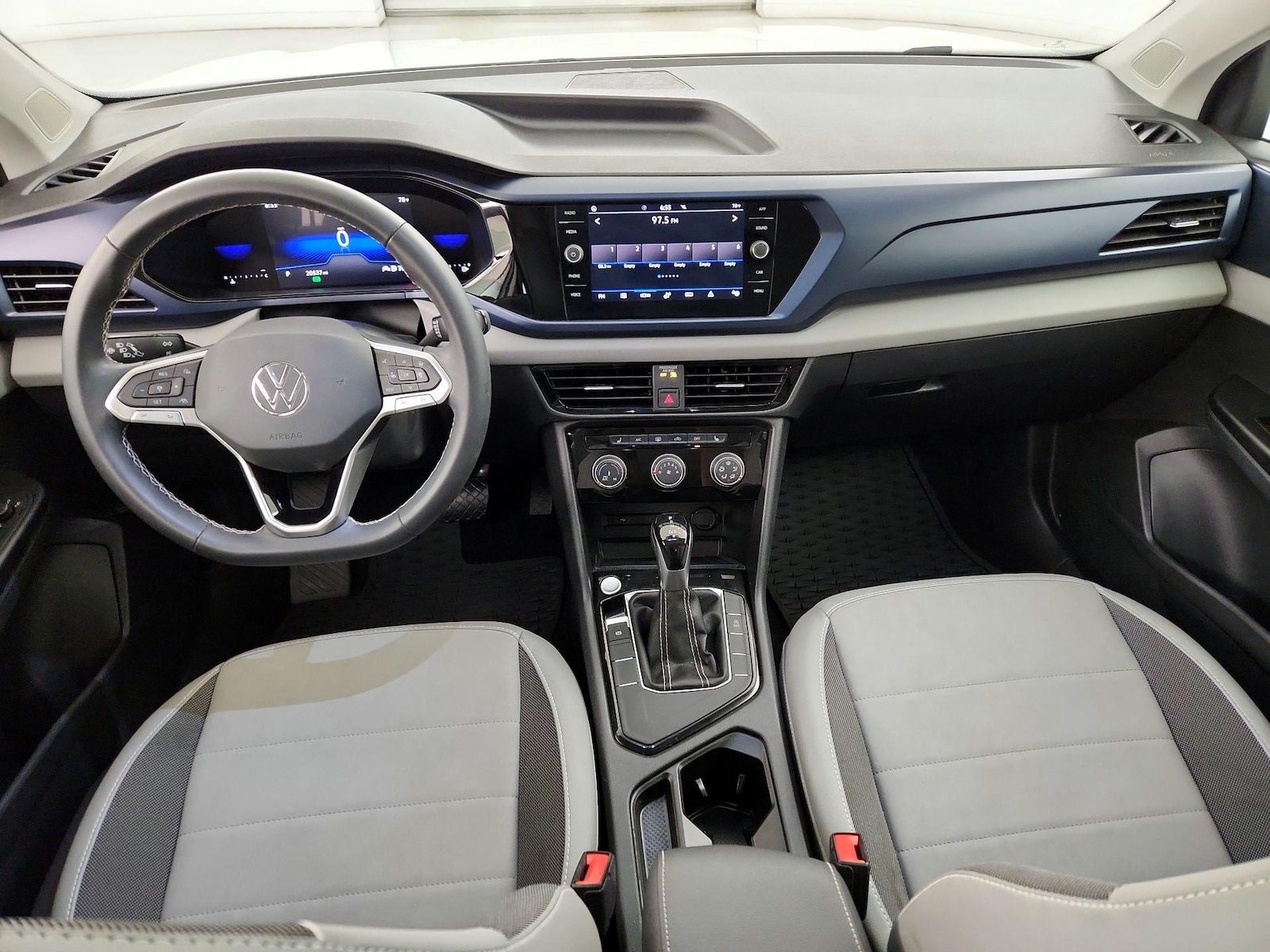 2023 Volkswagen Taos SE - Photo 10