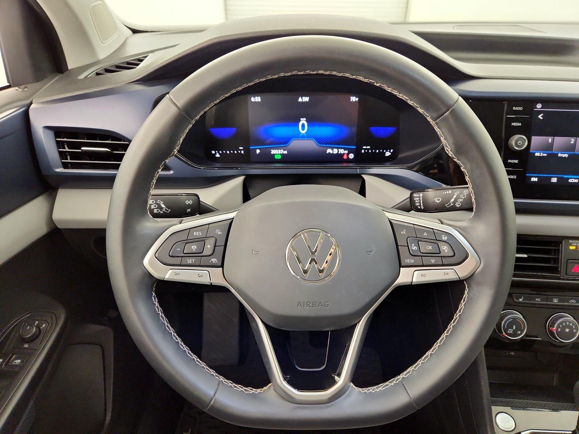 Thumbnail: 2023 Volkswagen Taos - 10