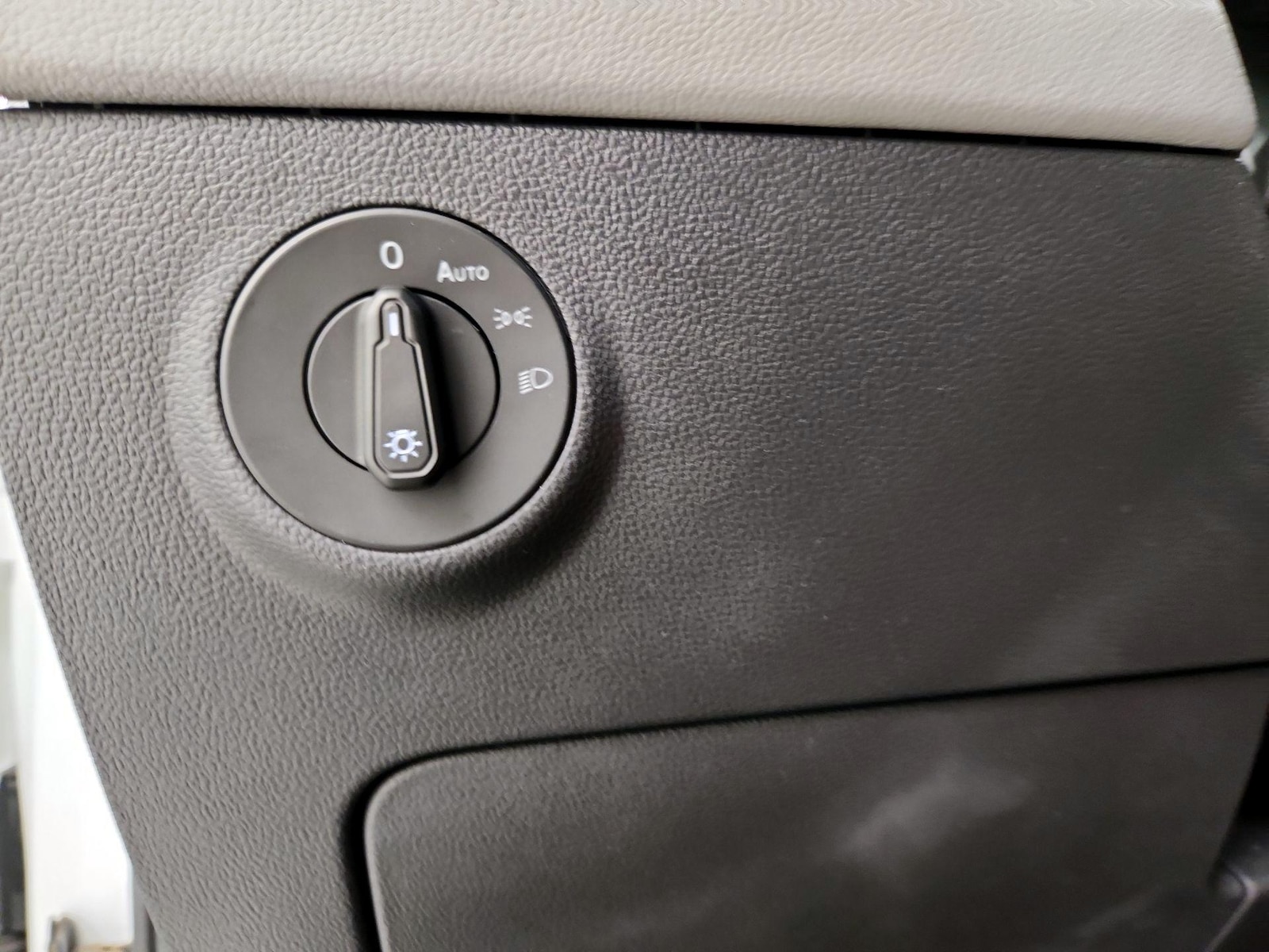 2023 Volkswagen Taos SE - Photo 14