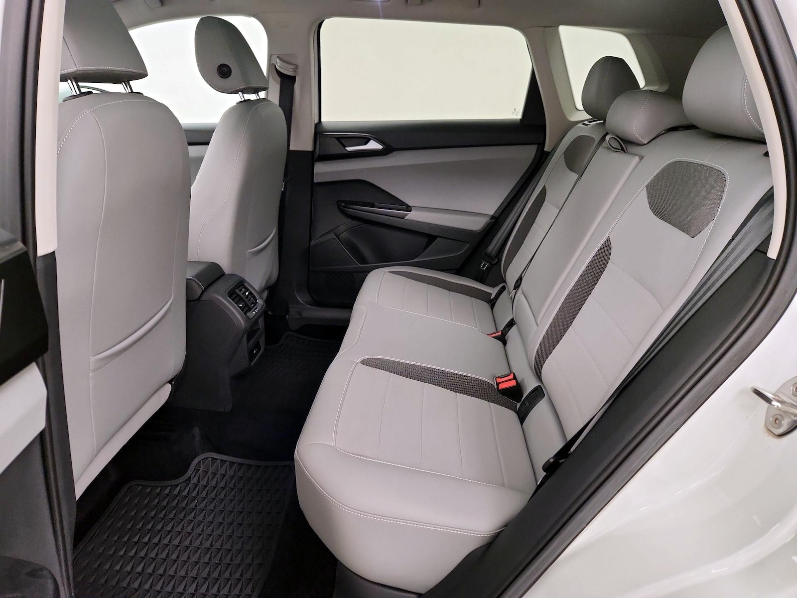 2023 Volkswagen Taos SE - Photo 21