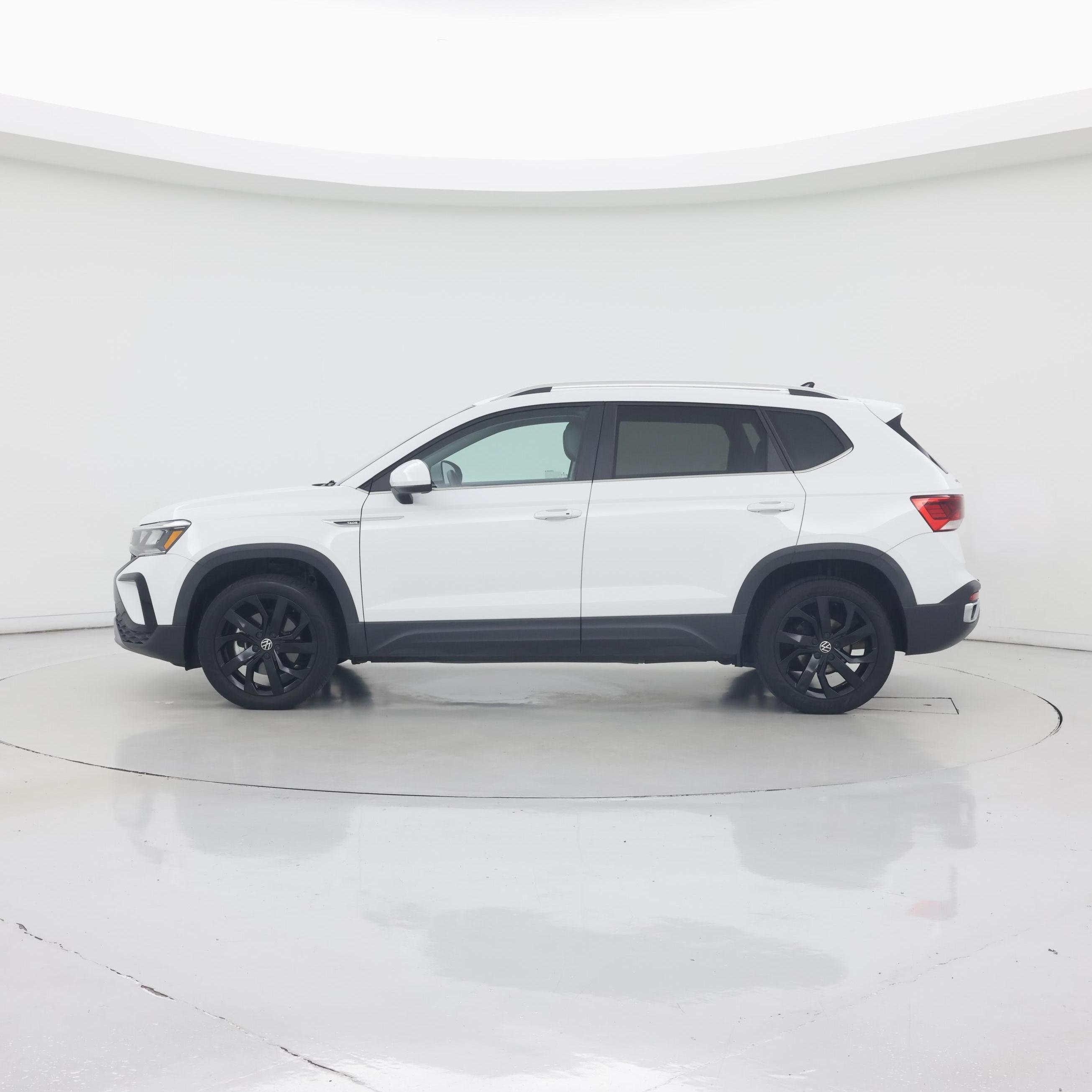Thumbnail: 2023 Volkswagen Taos - 3