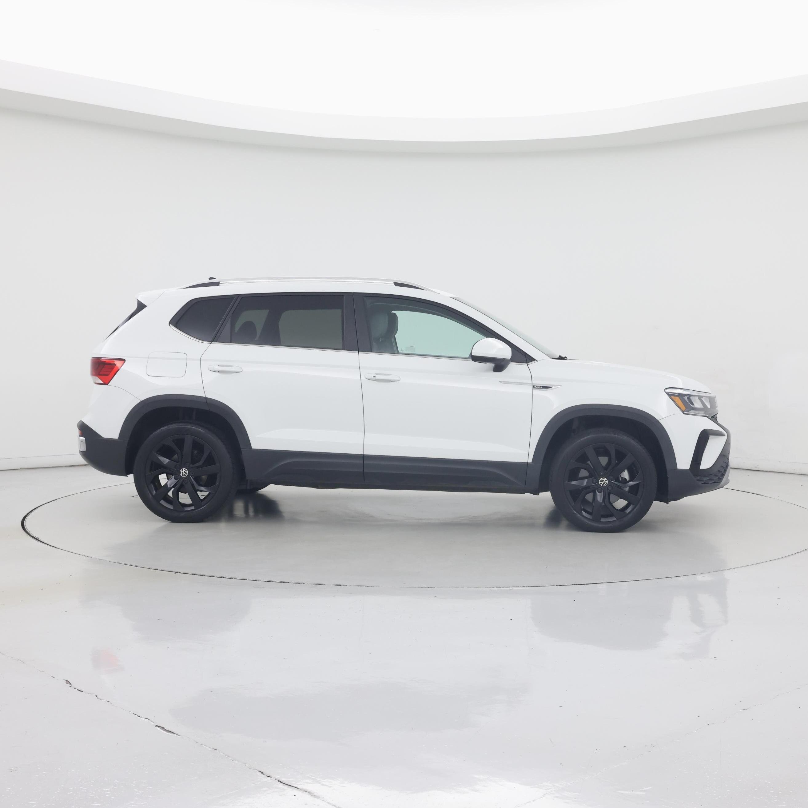Thumbnail: 2023 Volkswagen Taos - 7