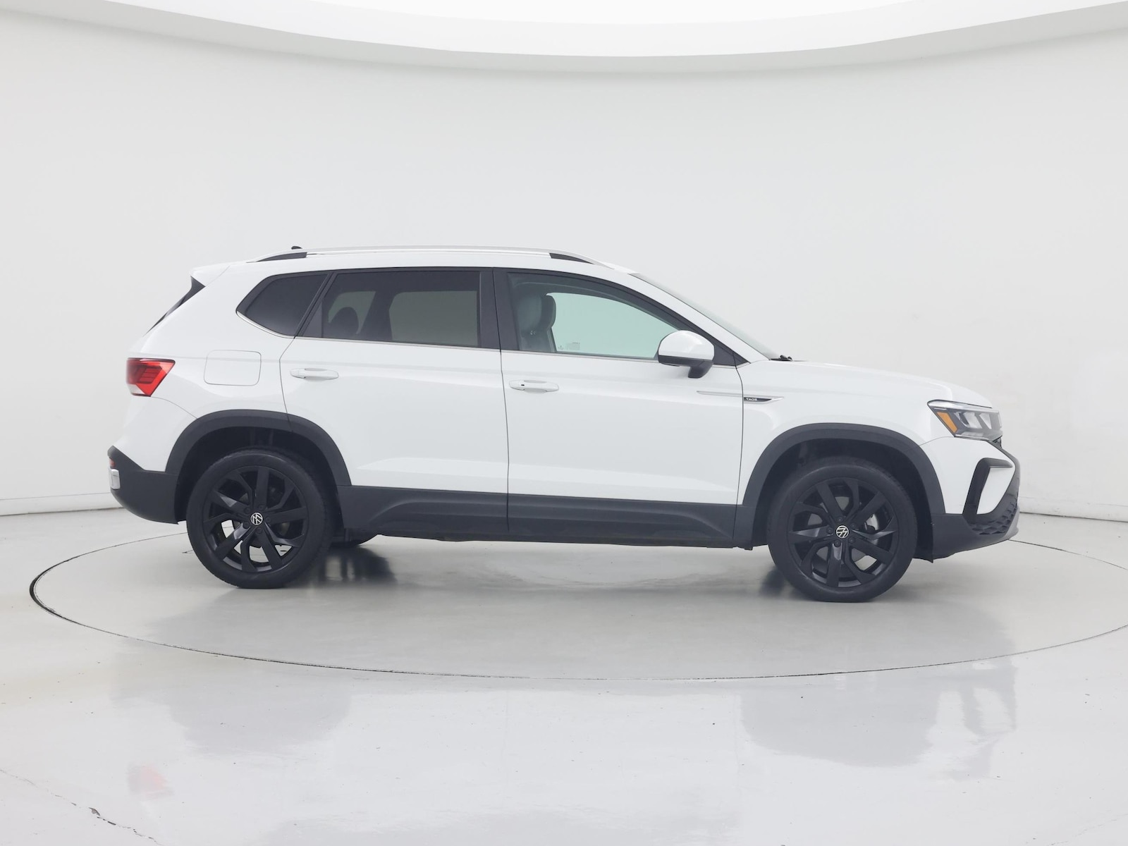 2023 Volkswagen Taos SE - Photo 8