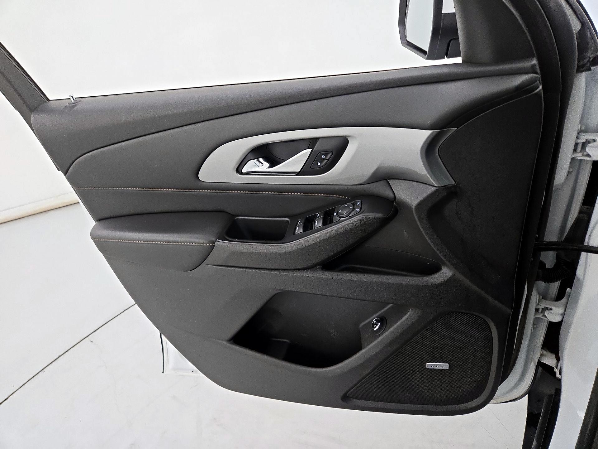 Thumbnail: 2021 Chevrolet Traverse - 12