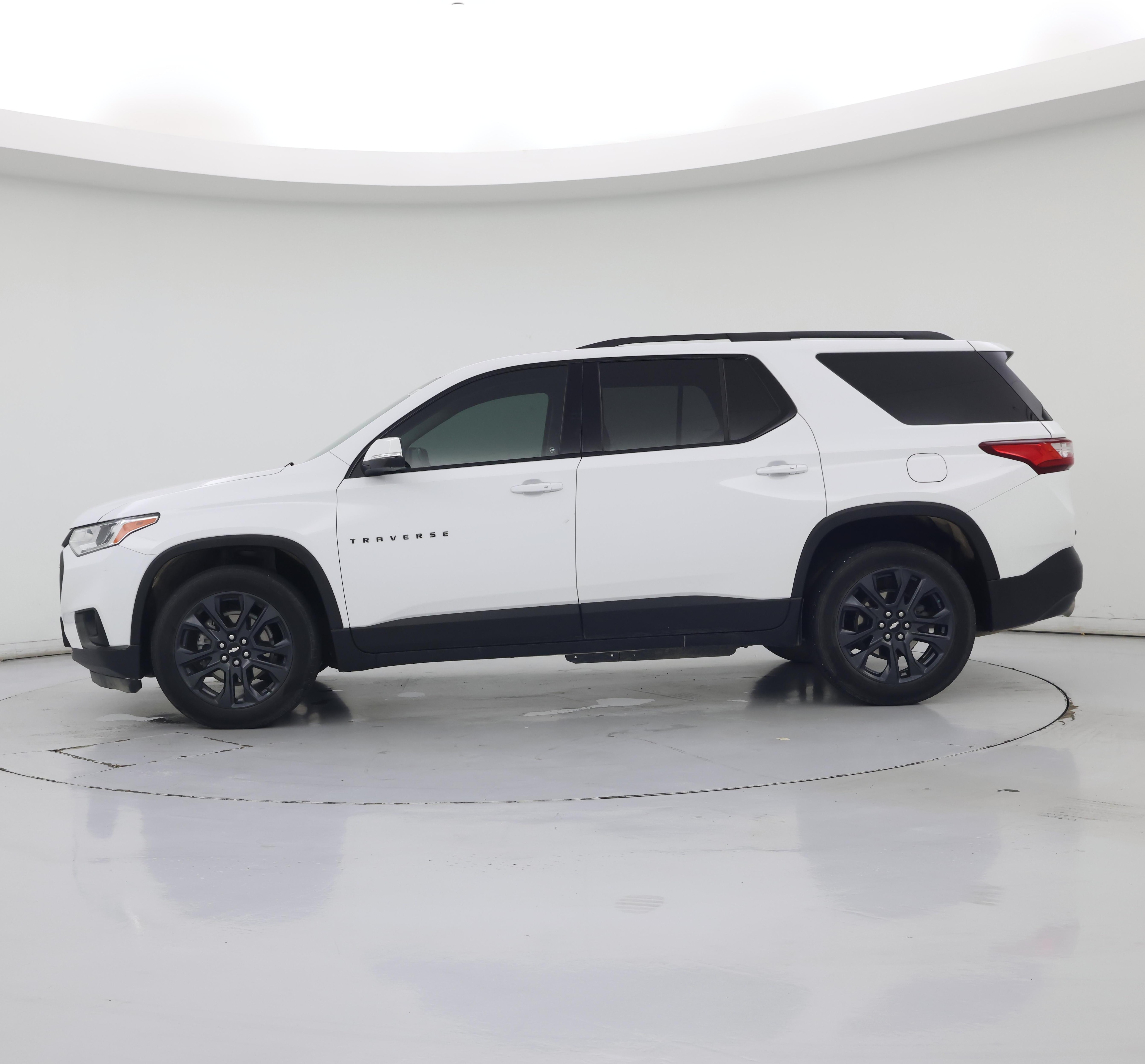 Thumbnail: 2021 Chevrolet Traverse - 3