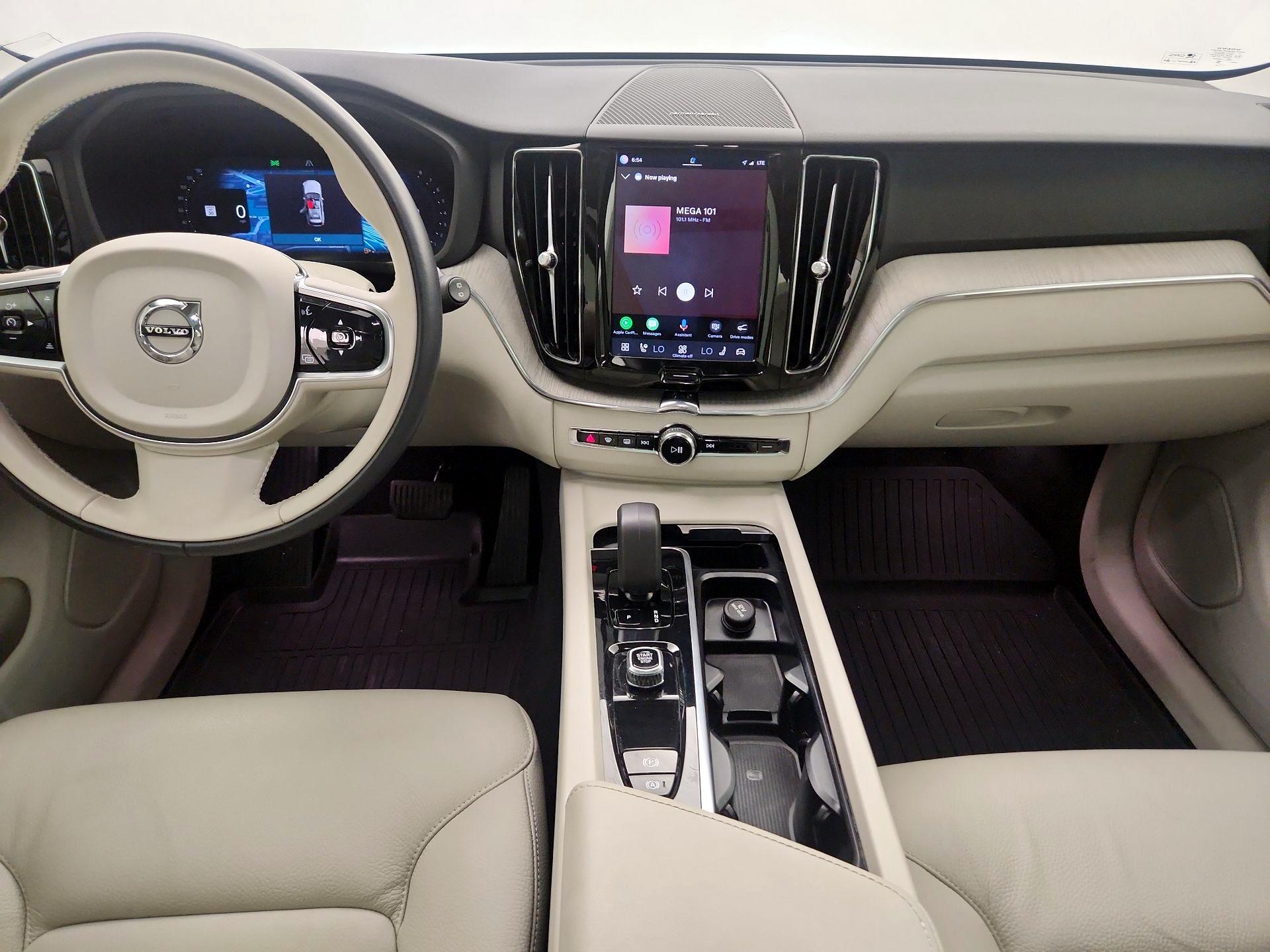 Thumbnail: 2023 Volvo XC60 - 9