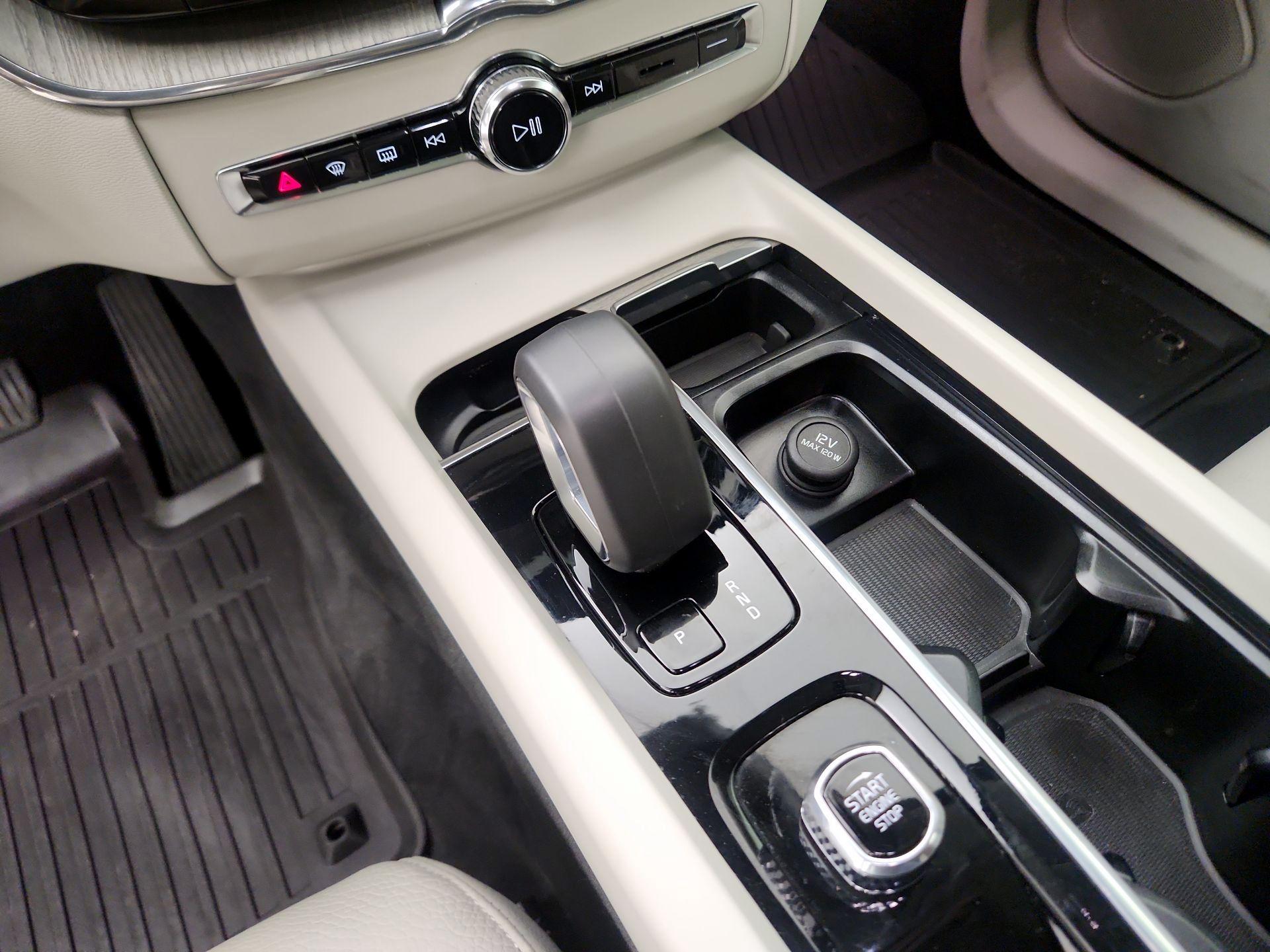 Thumbnail: 2023 Volvo XC60 - 17