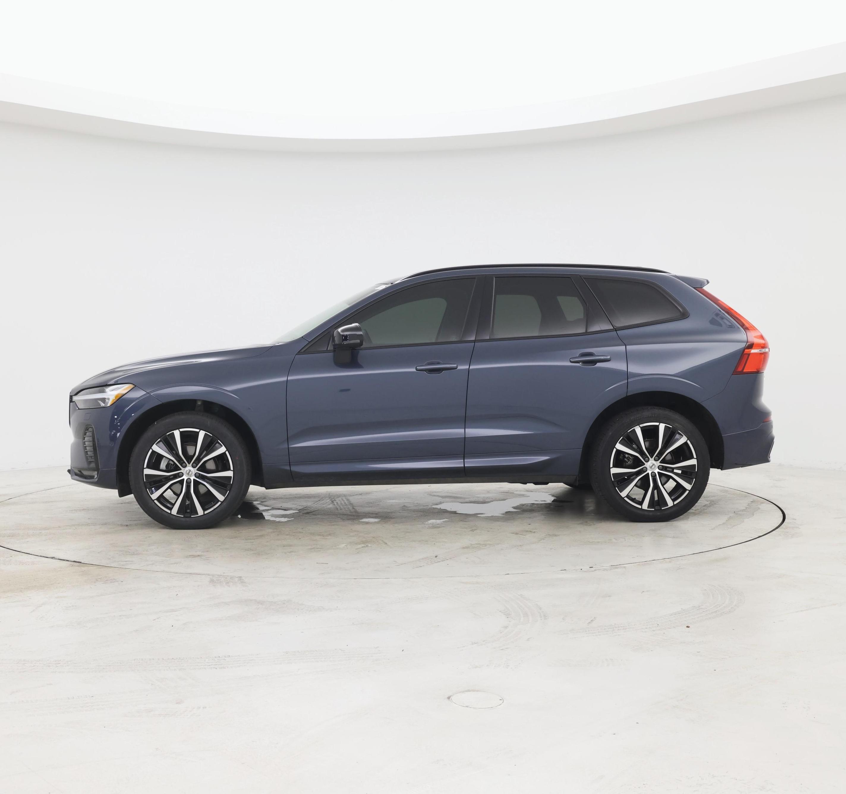 Thumbnail: 2023 Volvo XC60 - 3