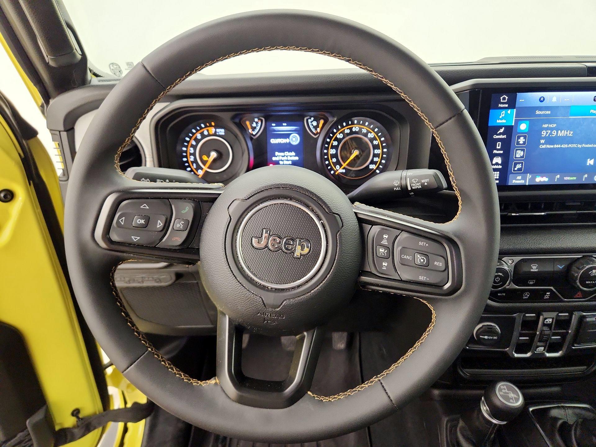 Thumbnail: 2024 Jeep Gladiator - 10