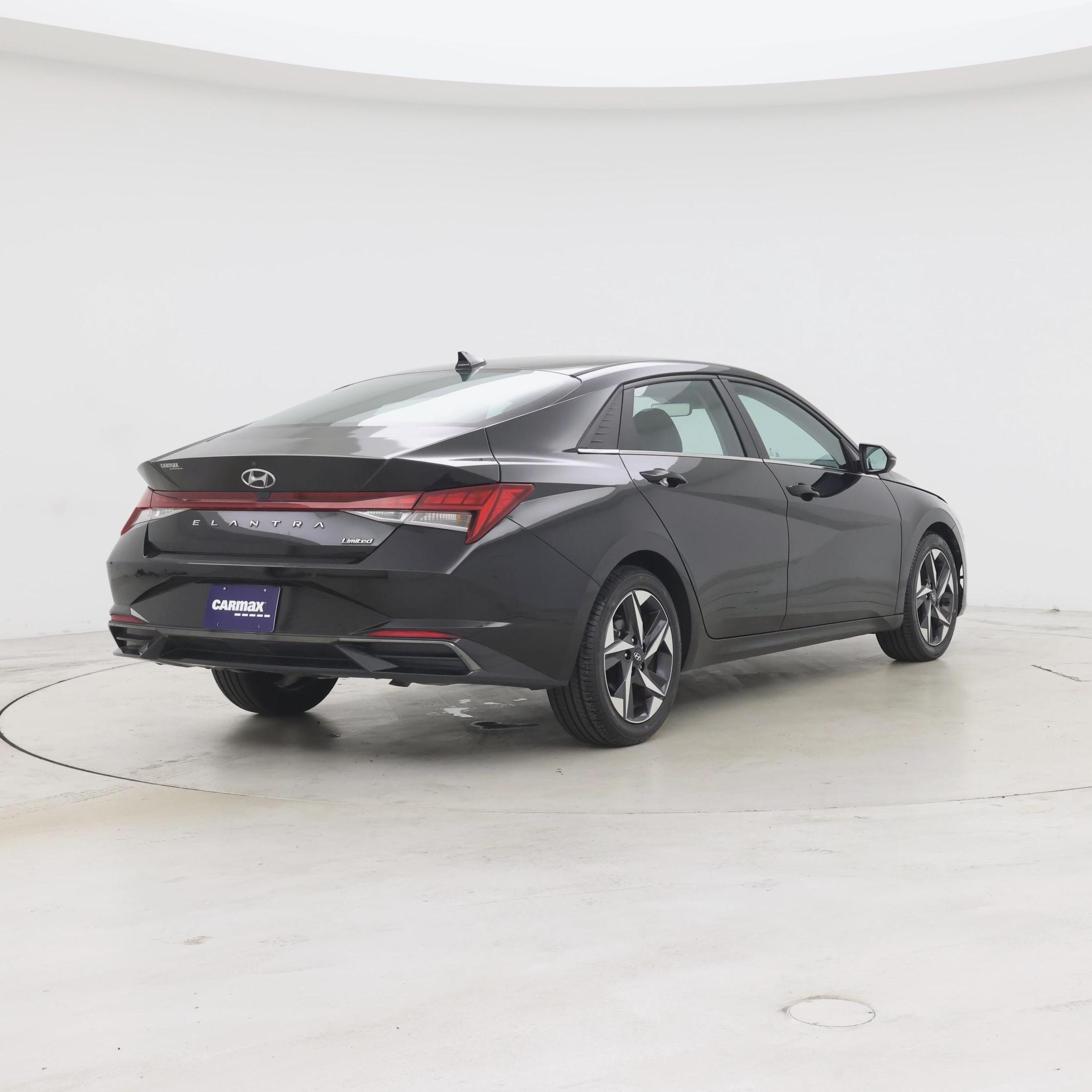 Thumbnail: 2023 Hyundai Elantra - 8
