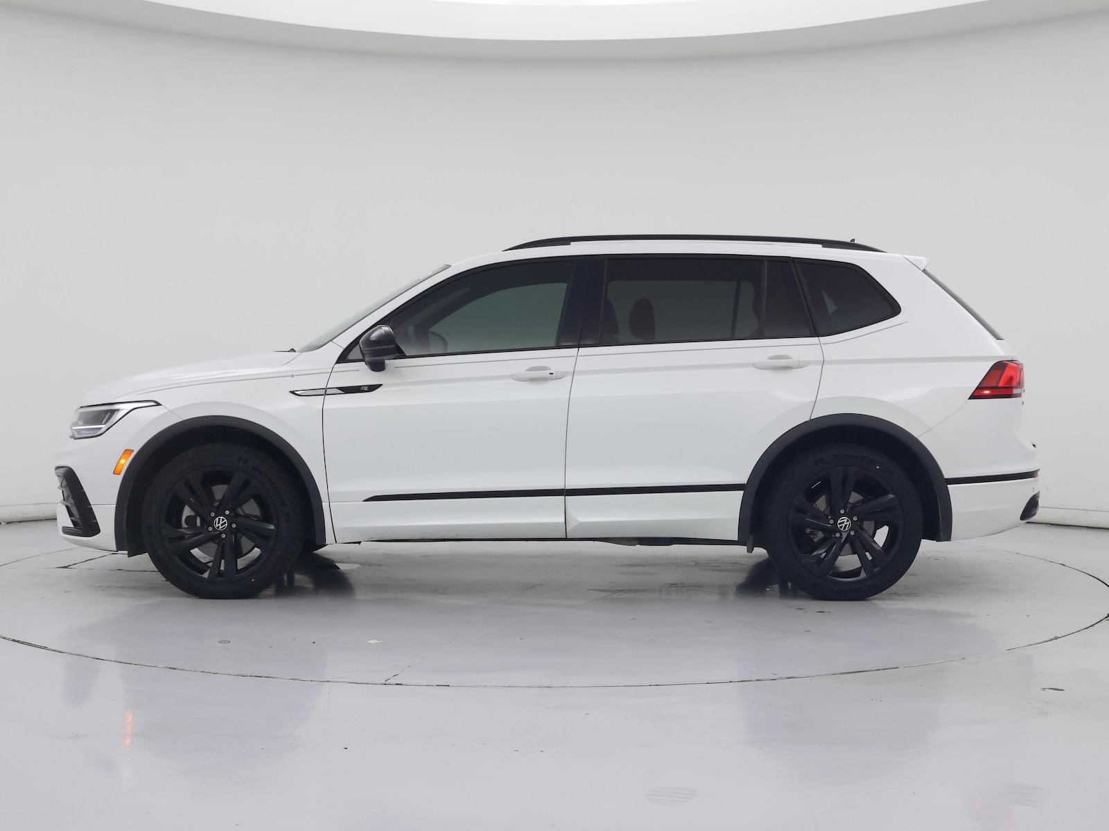 2024 Volkswagen Tiguan SE R-LINE BLACK - Photo 4