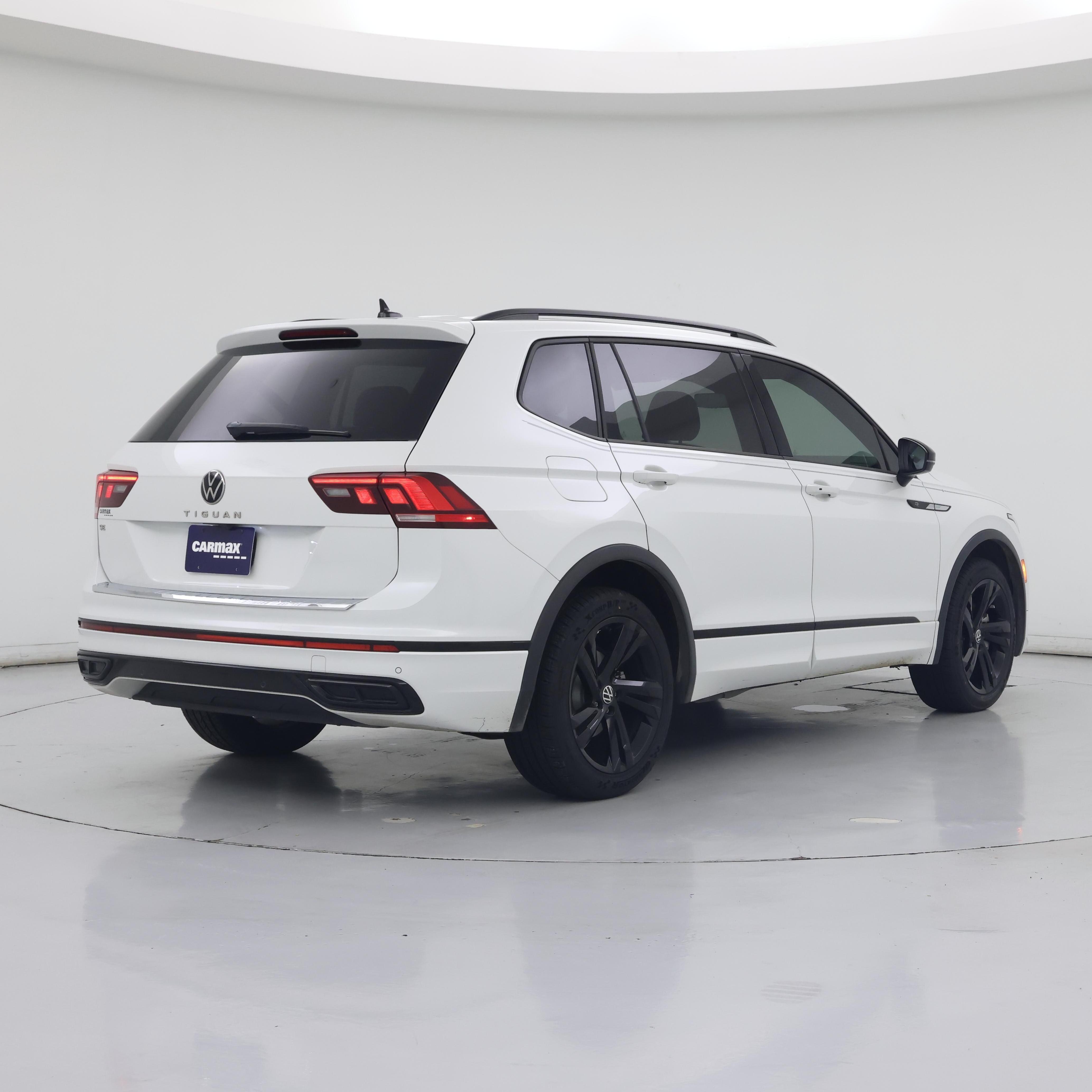 Thumbnail: 2024 Volkswagen Tiguan - 8