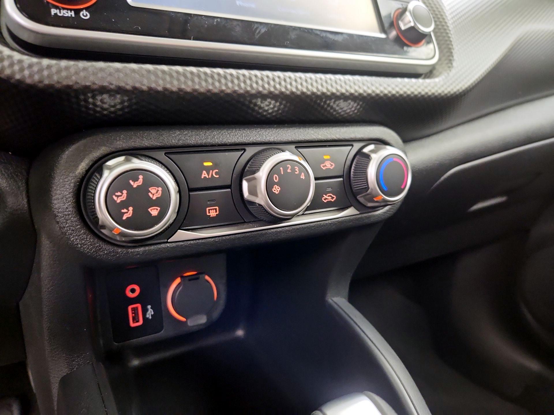 Thumbnail: 2020 Nissan Kicks - 16