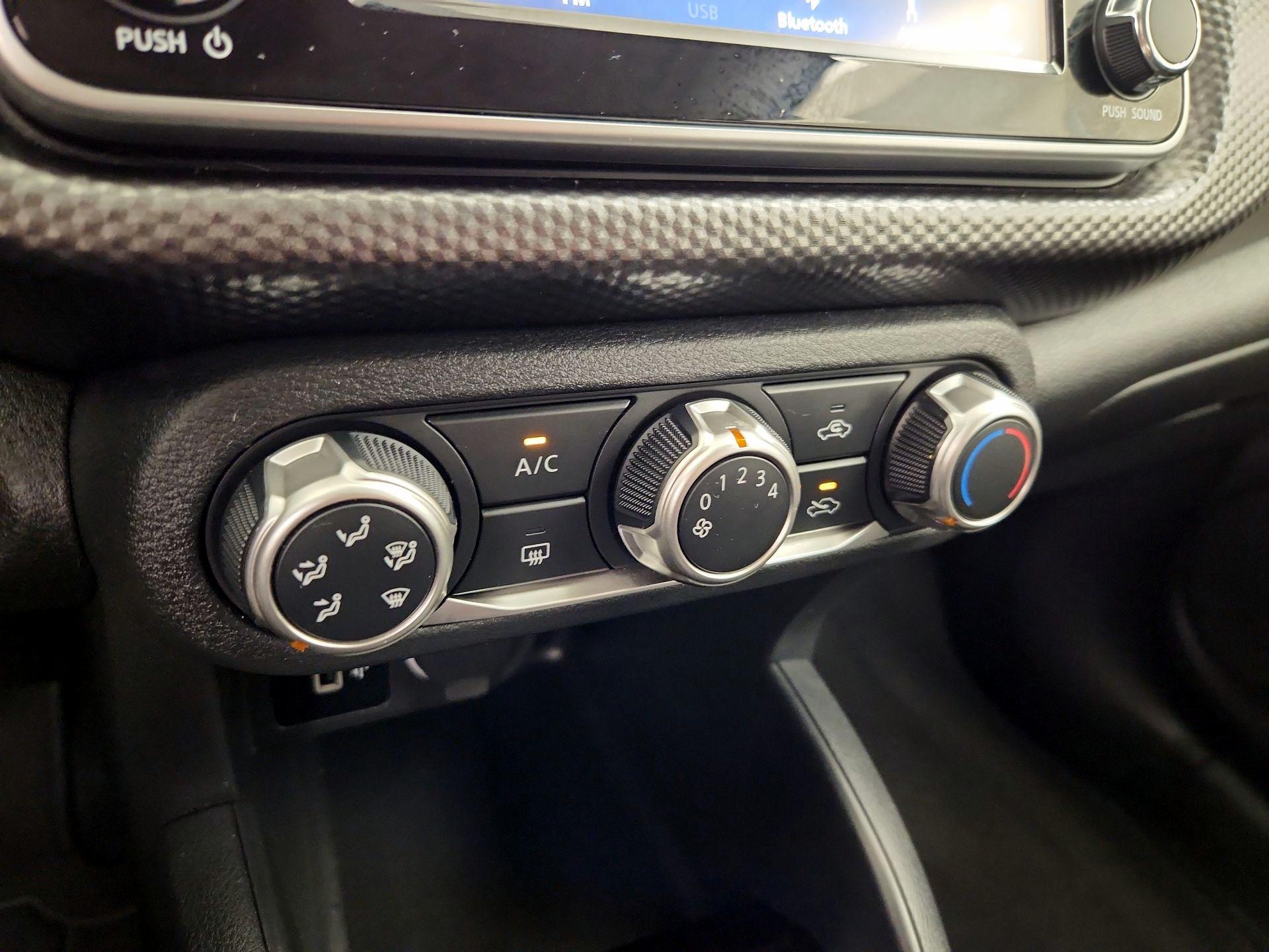 Thumbnail: 2020 Nissan Kicks - 16