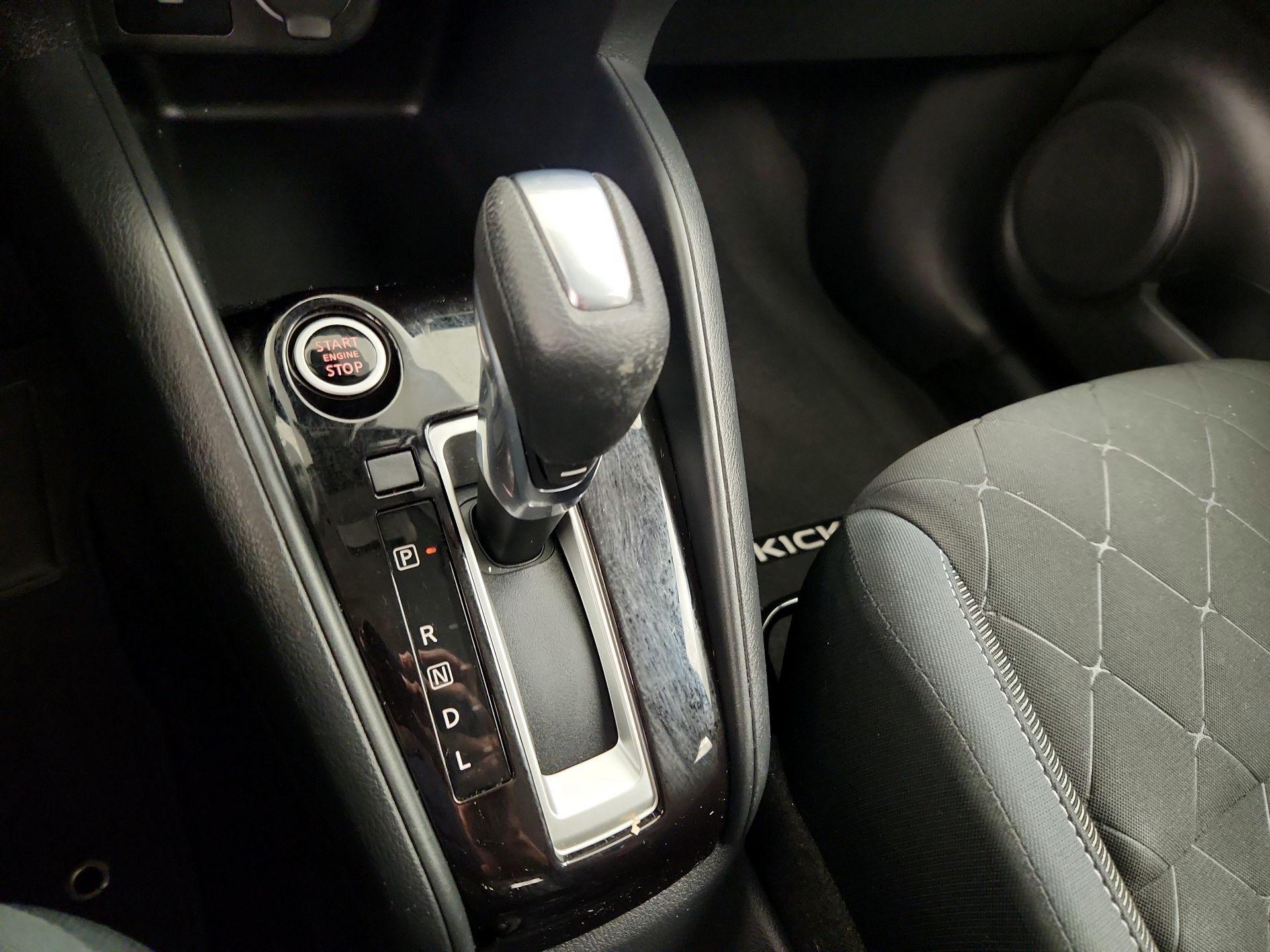Thumbnail: 2020 Nissan Kicks - 17