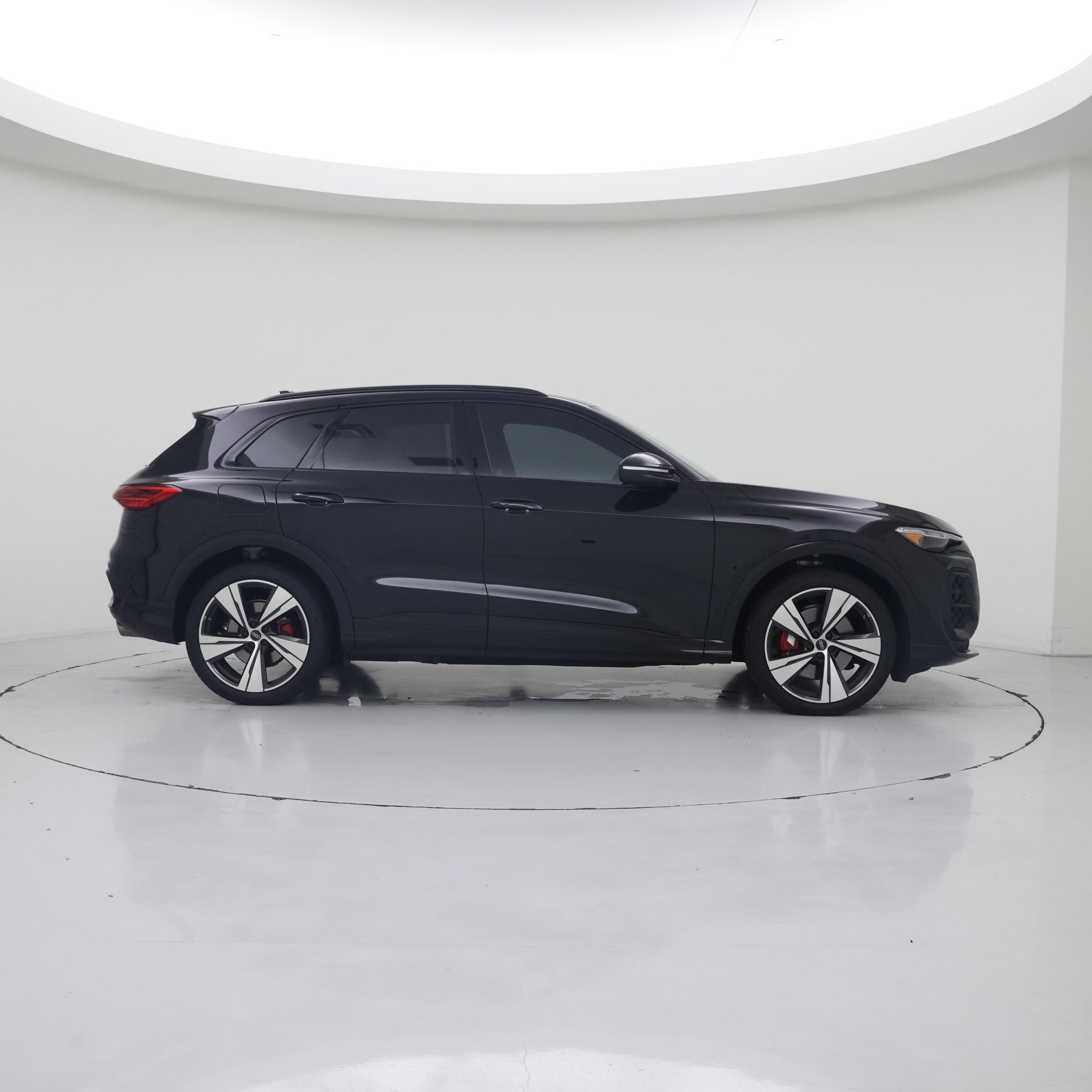 Thumbnail: 2025 Audi SQ5 - 7