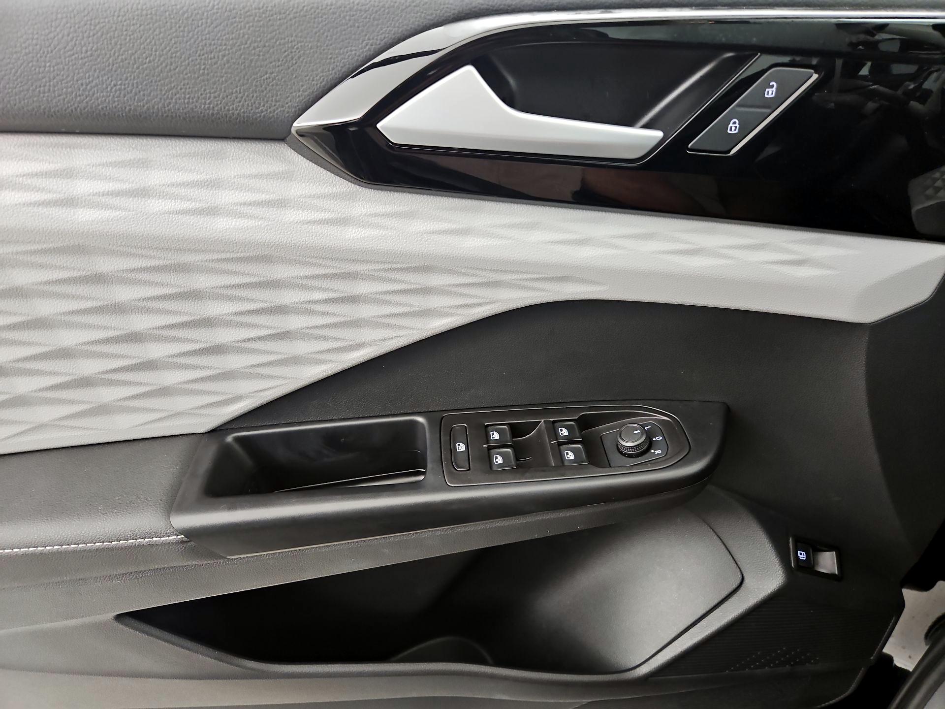 Thumbnail: 2024 Volkswagen Taos - 12