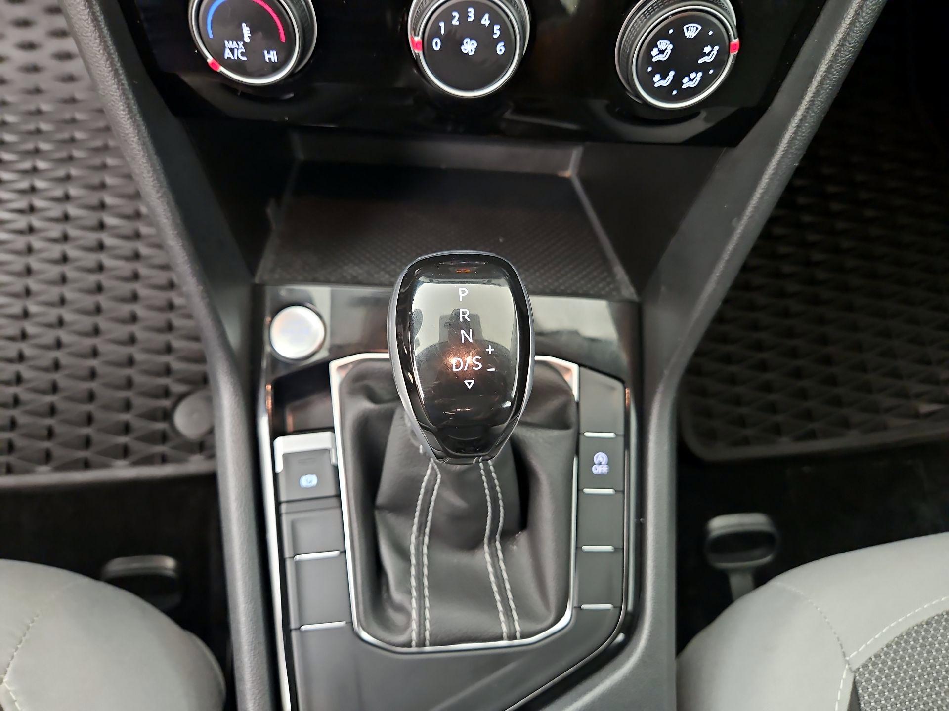 Thumbnail: 2024 Volkswagen Taos - 17
