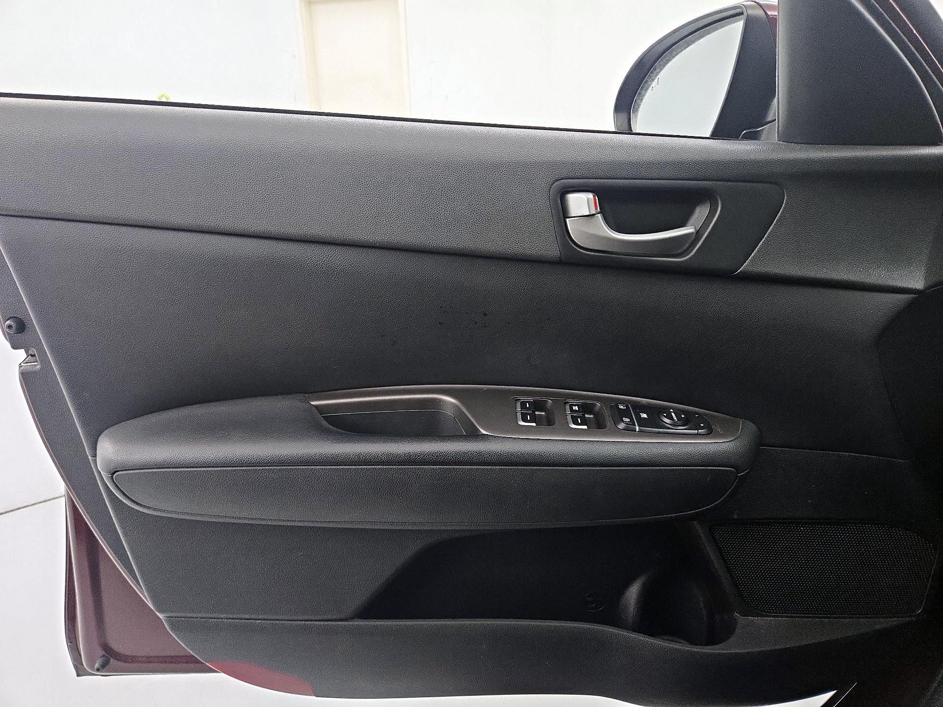 Thumbnail: 2019 Kia Optima - 12