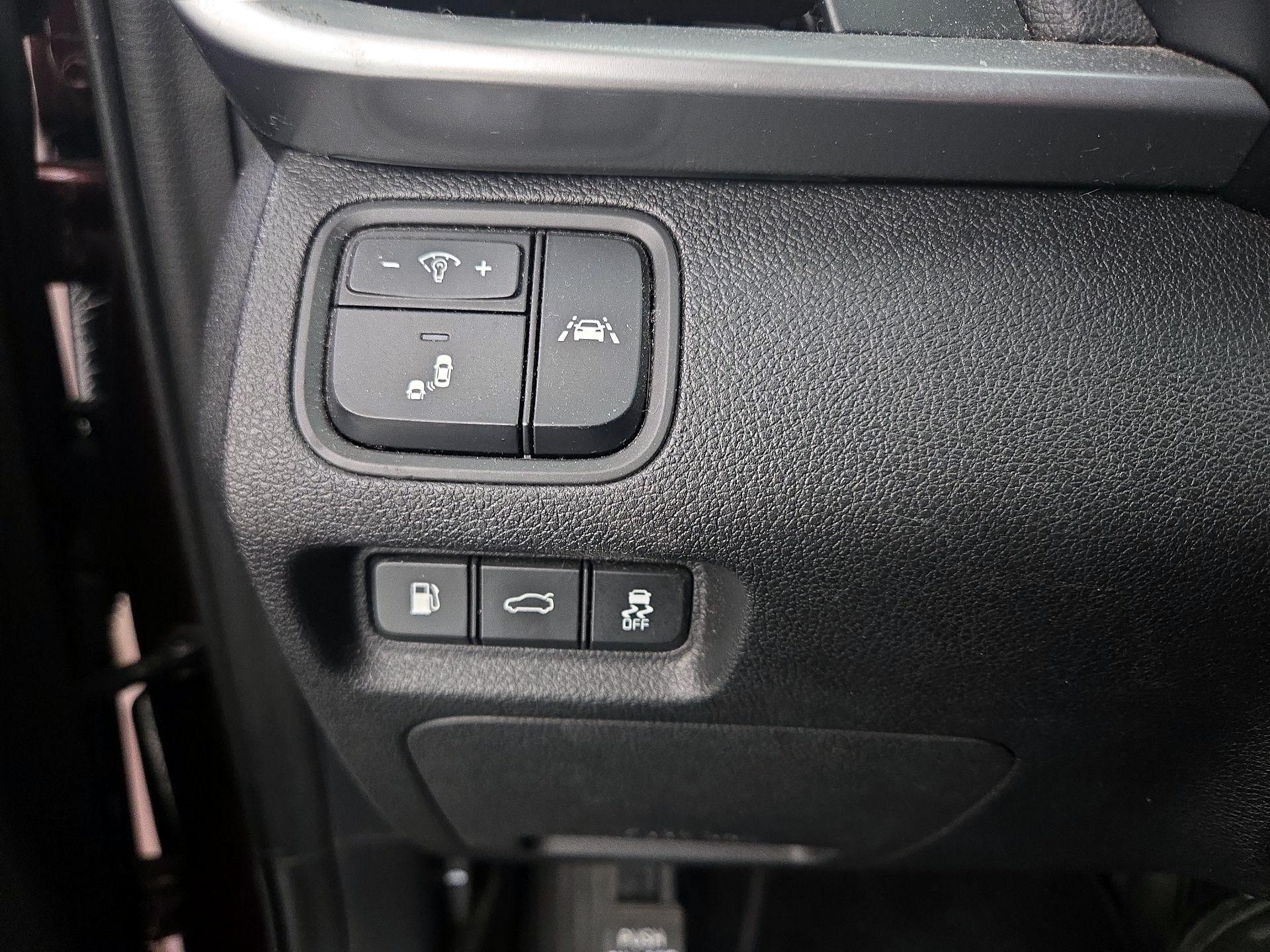 Thumbnail: 2019 Kia Optima - 13