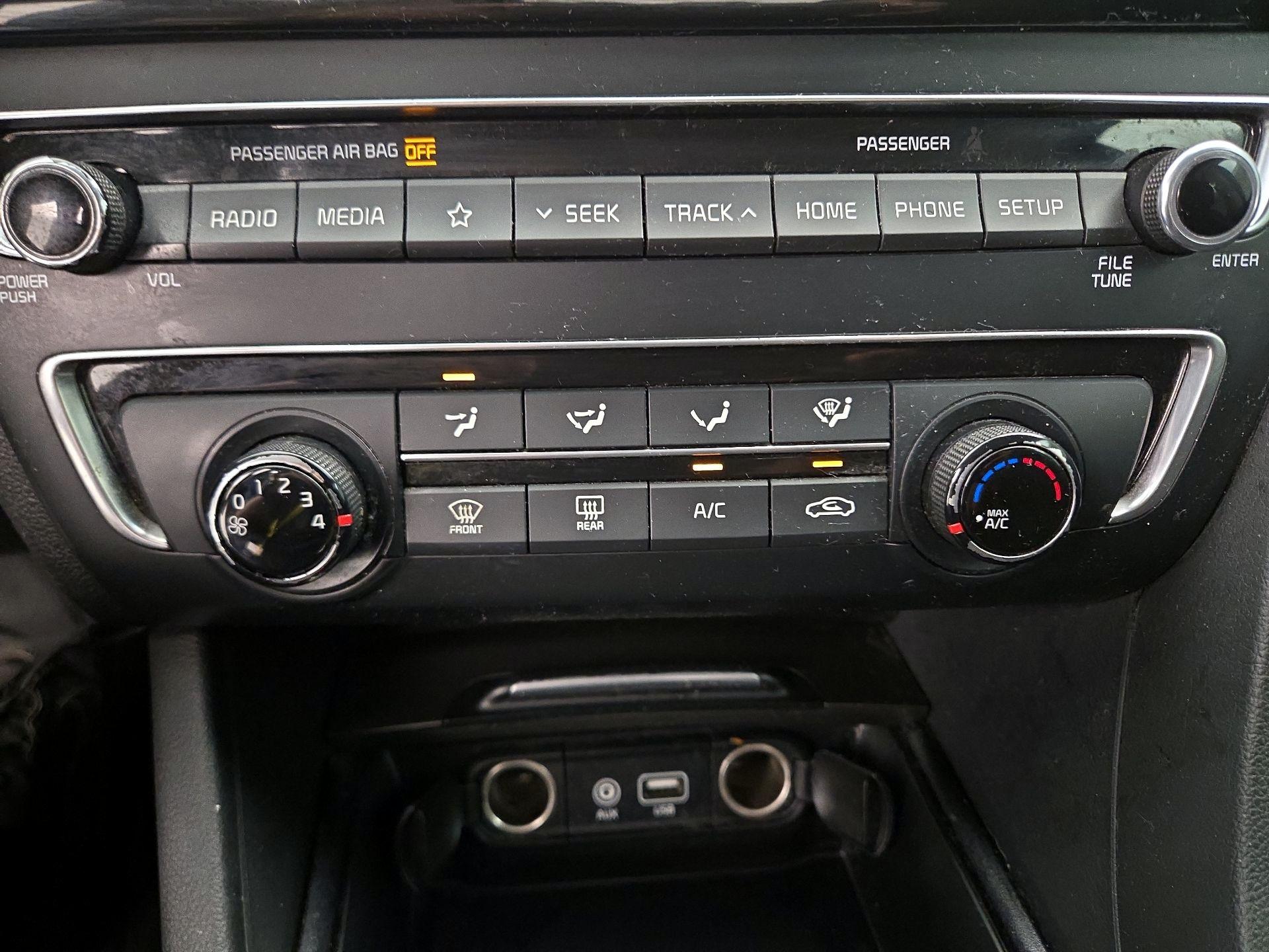 Thumbnail: 2019 Kia Optima - 16