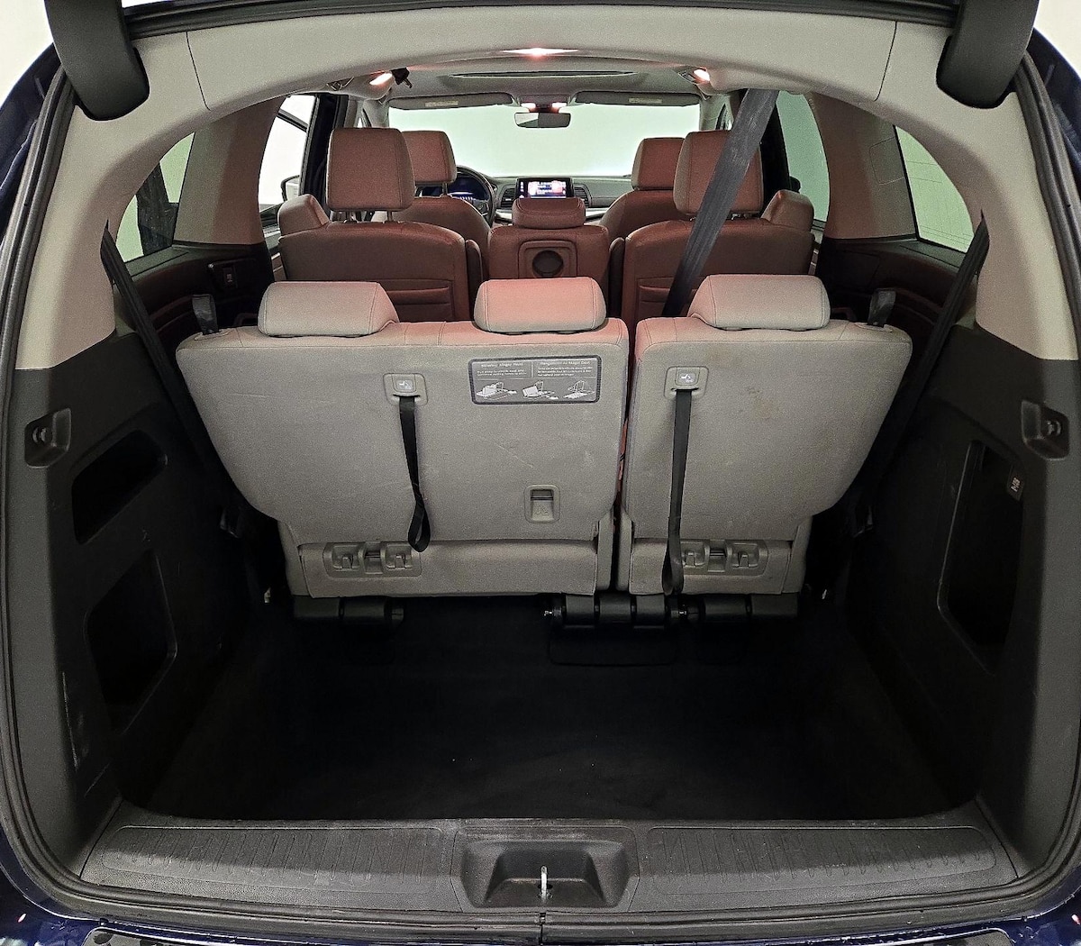 Trunk/Cargo (Seats Up)