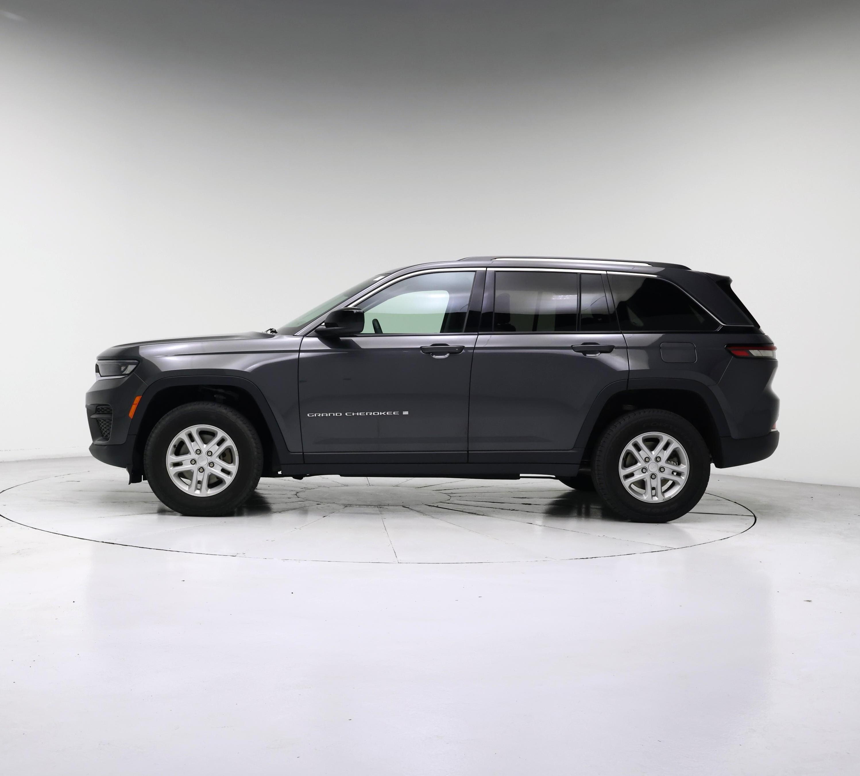 Thumbnail: 2023 Jeep Grand Cherokee - 3