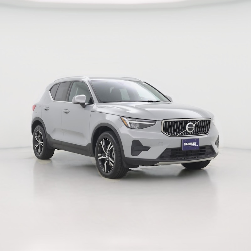 2025 Volvo XC40 B5 Core Bright Theme