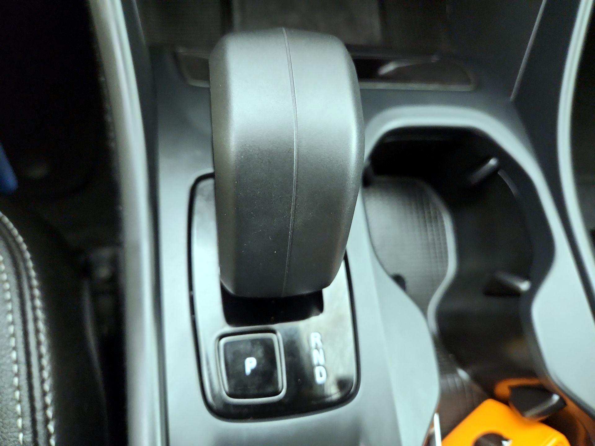 Thumbnail: 2025 Volvo XC40 - 17