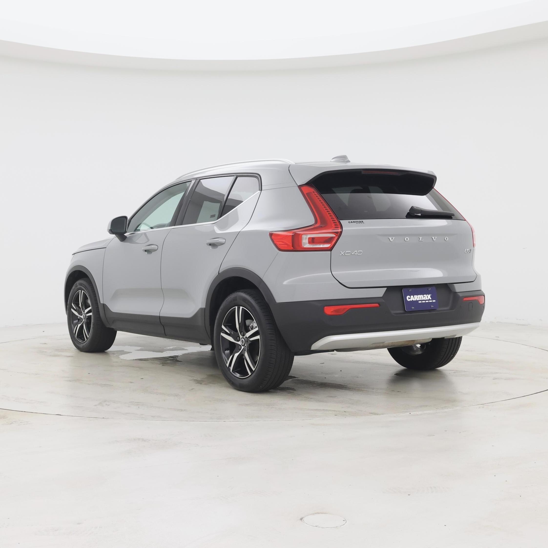 Thumbnail: 2025 Volvo XC40 - 2